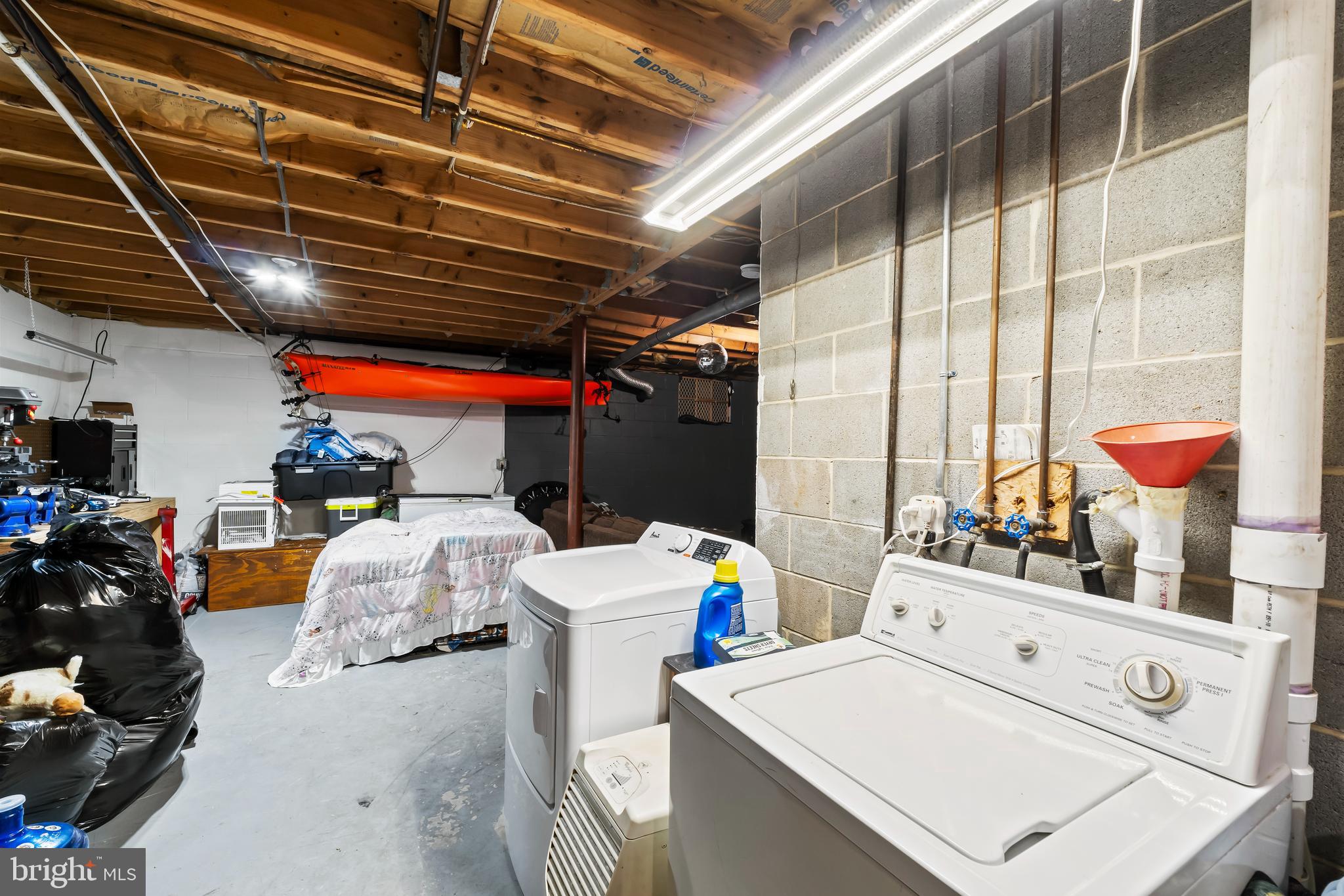 EMERALD HOLLOW ESTS - Residential