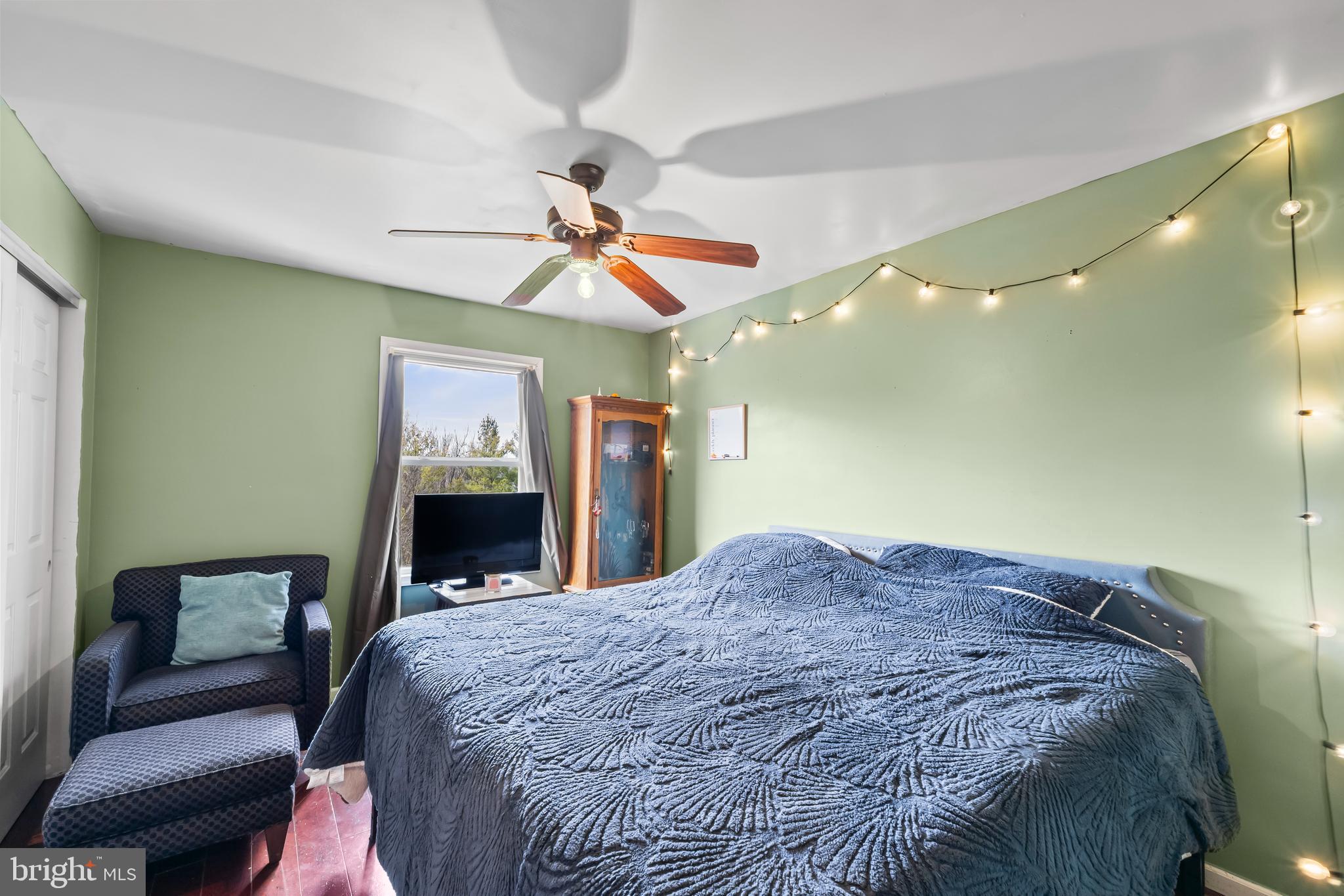 EMERALD HOLLOW ESTS - Residential