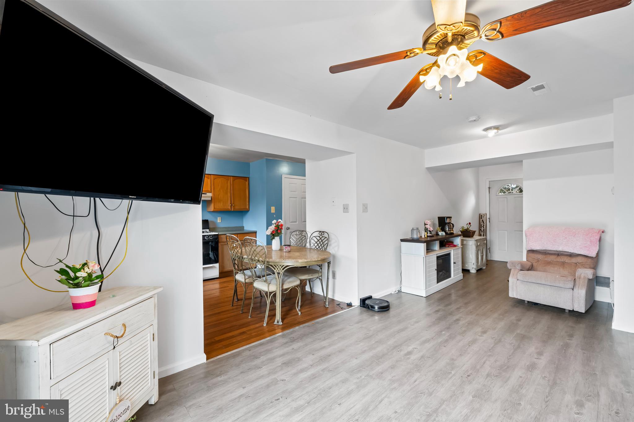 EMERALD HOLLOW ESTS - Residential