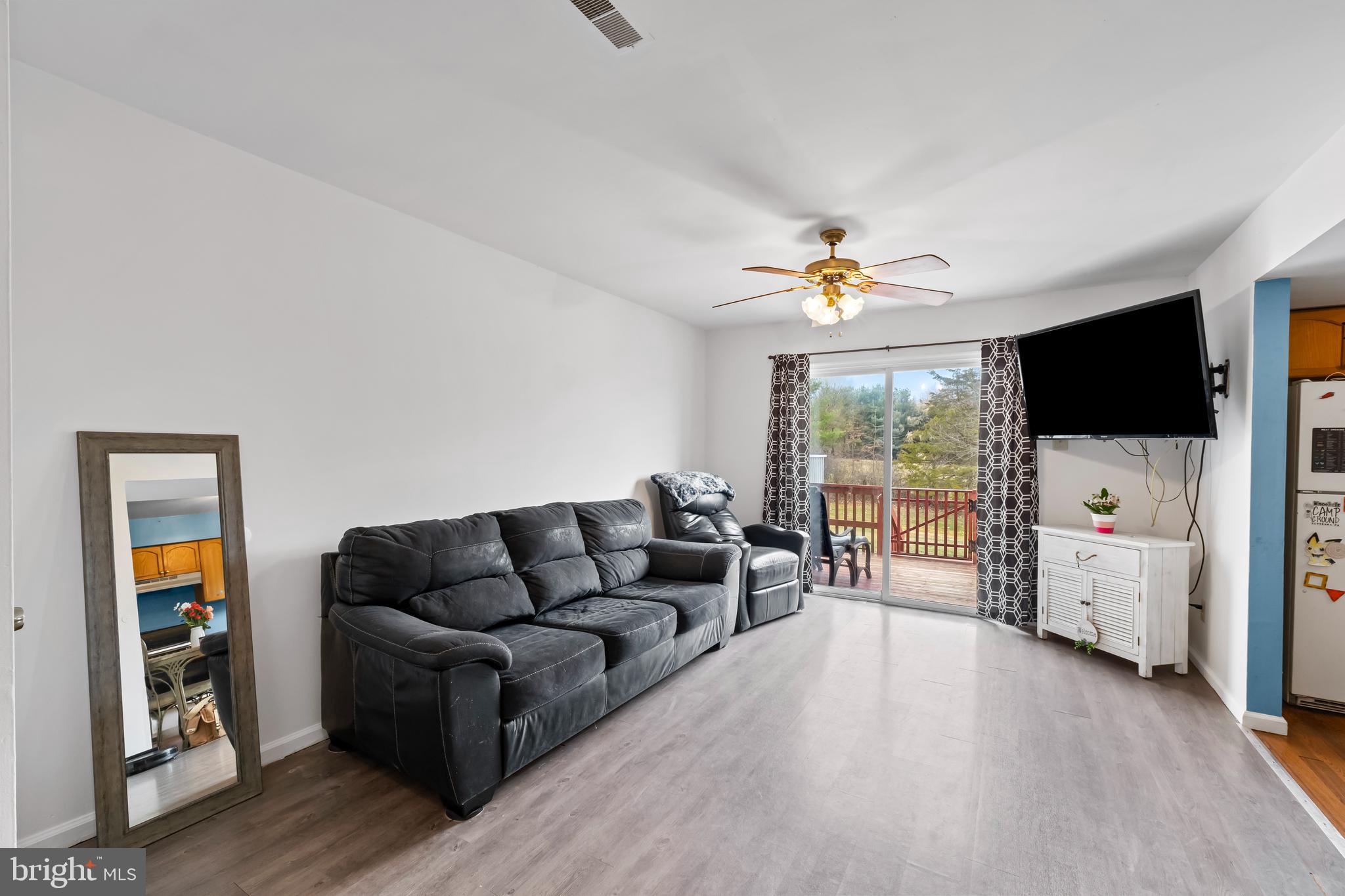 EMERALD HOLLOW ESTS - Residential