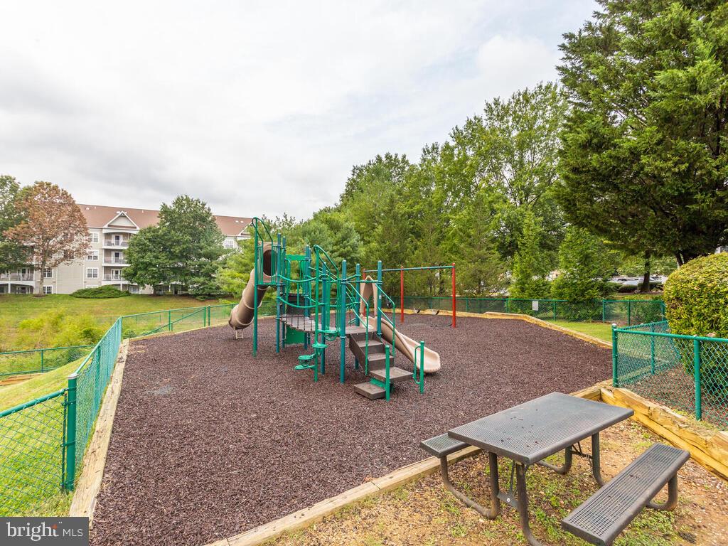 WINDGATE CONDO - Residential