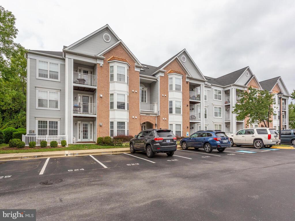 WINDGATE CONDO - Residential