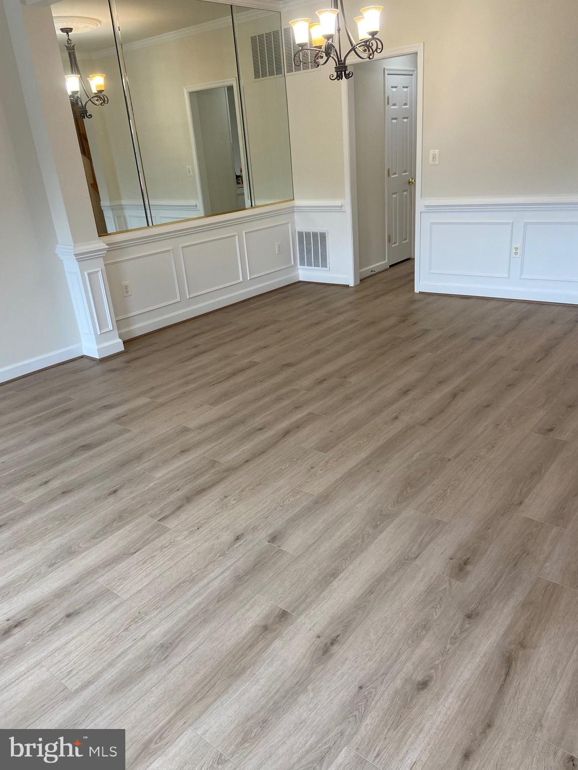 POTTERS GLEN - Residential Lease