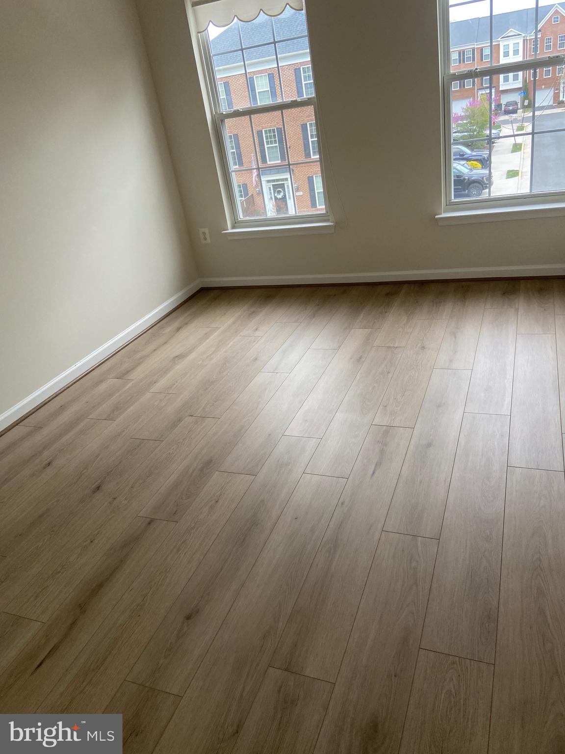 POTTERS GLEN - Residential Lease