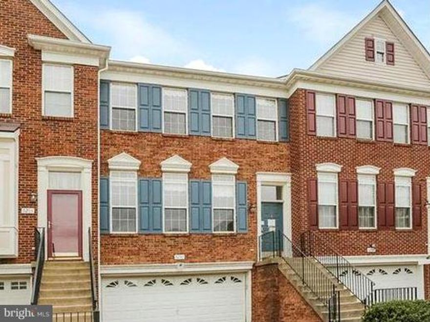 Wonderful! Three bedrooms, 3.5 bath townhouse w/2 car garage. Lots of upgrades - crown mounding, 2 gas fireplaces, luxury mstba w/soaking tub & shower. Hardwood flooring.  Walkout Basement.