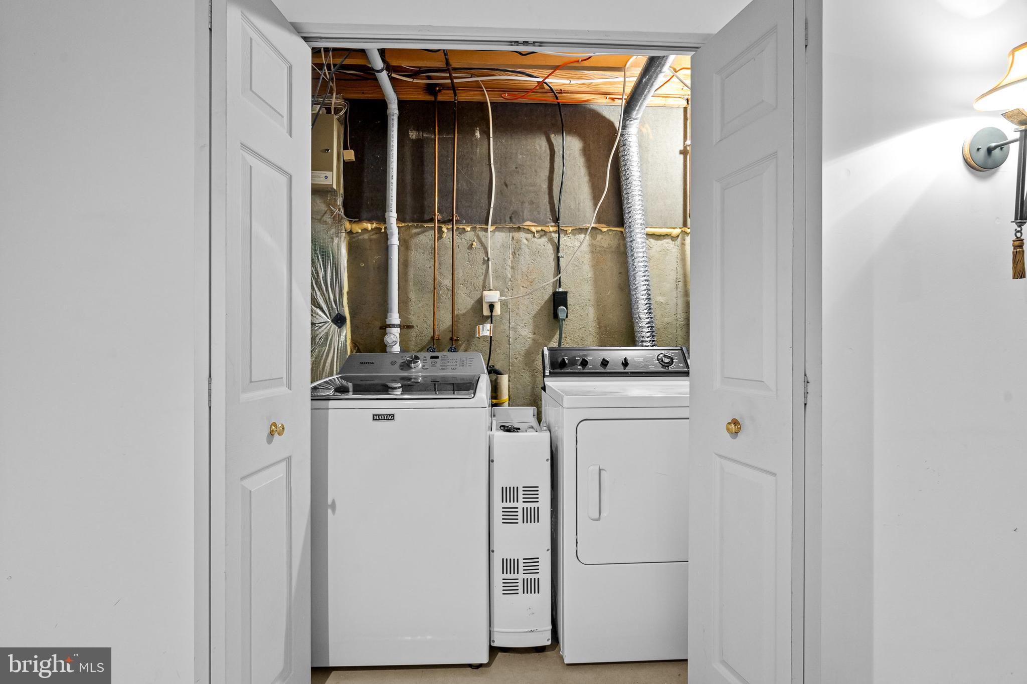 COURTLAND MANOR - Residential