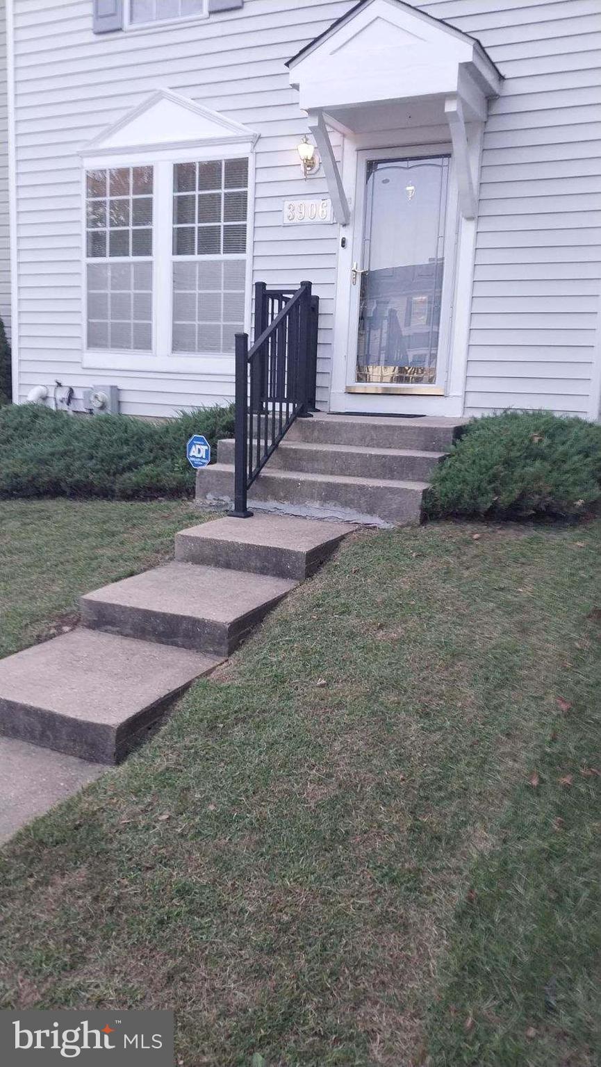 COURTLAND MANOR - Residential