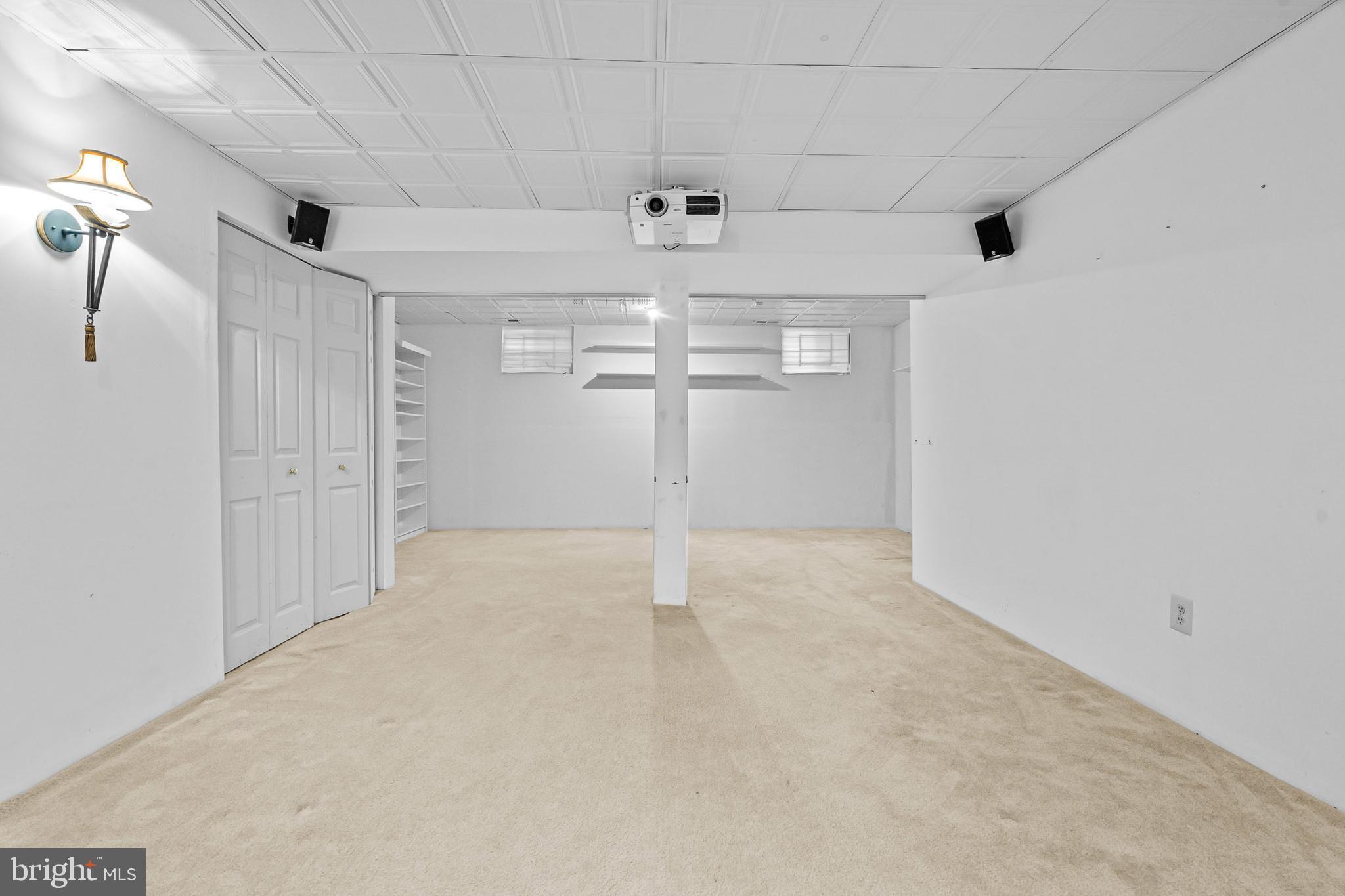 COURTLAND MANOR - Residential