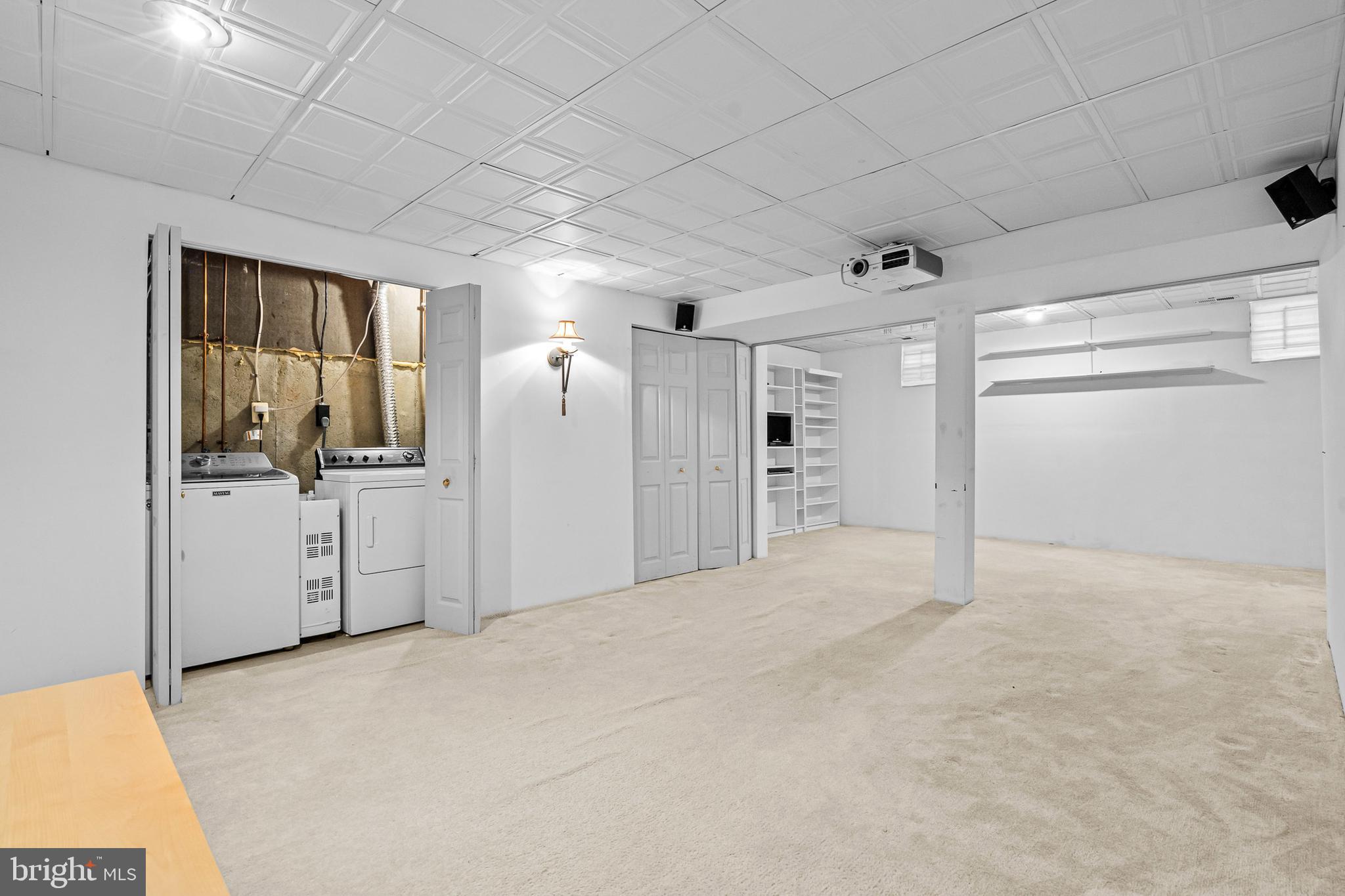 COURTLAND MANOR - Residential