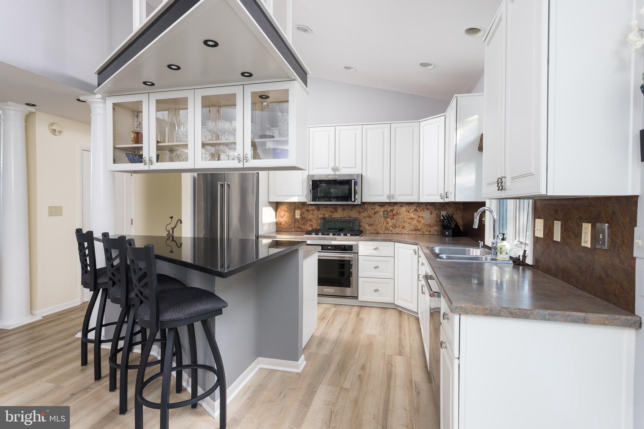 LOCKSLEY MANOR - Residential