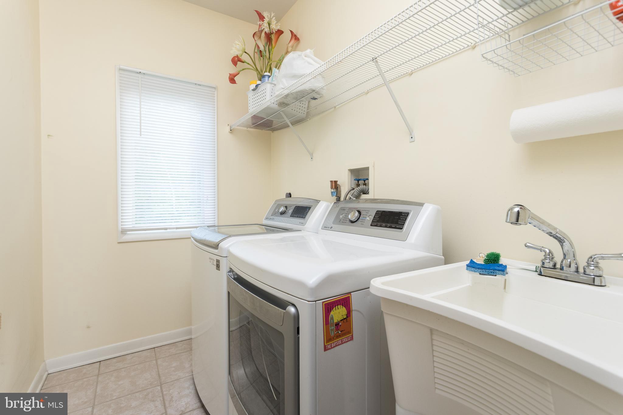 LOCKSLEY MANOR - Residential