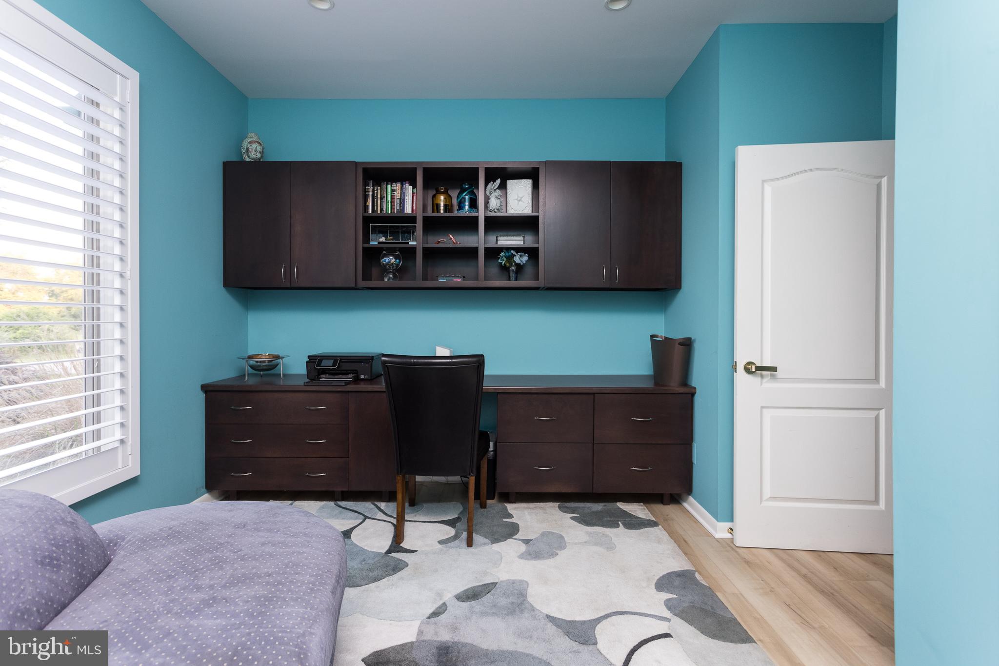 LOCKSLEY MANOR - Residential