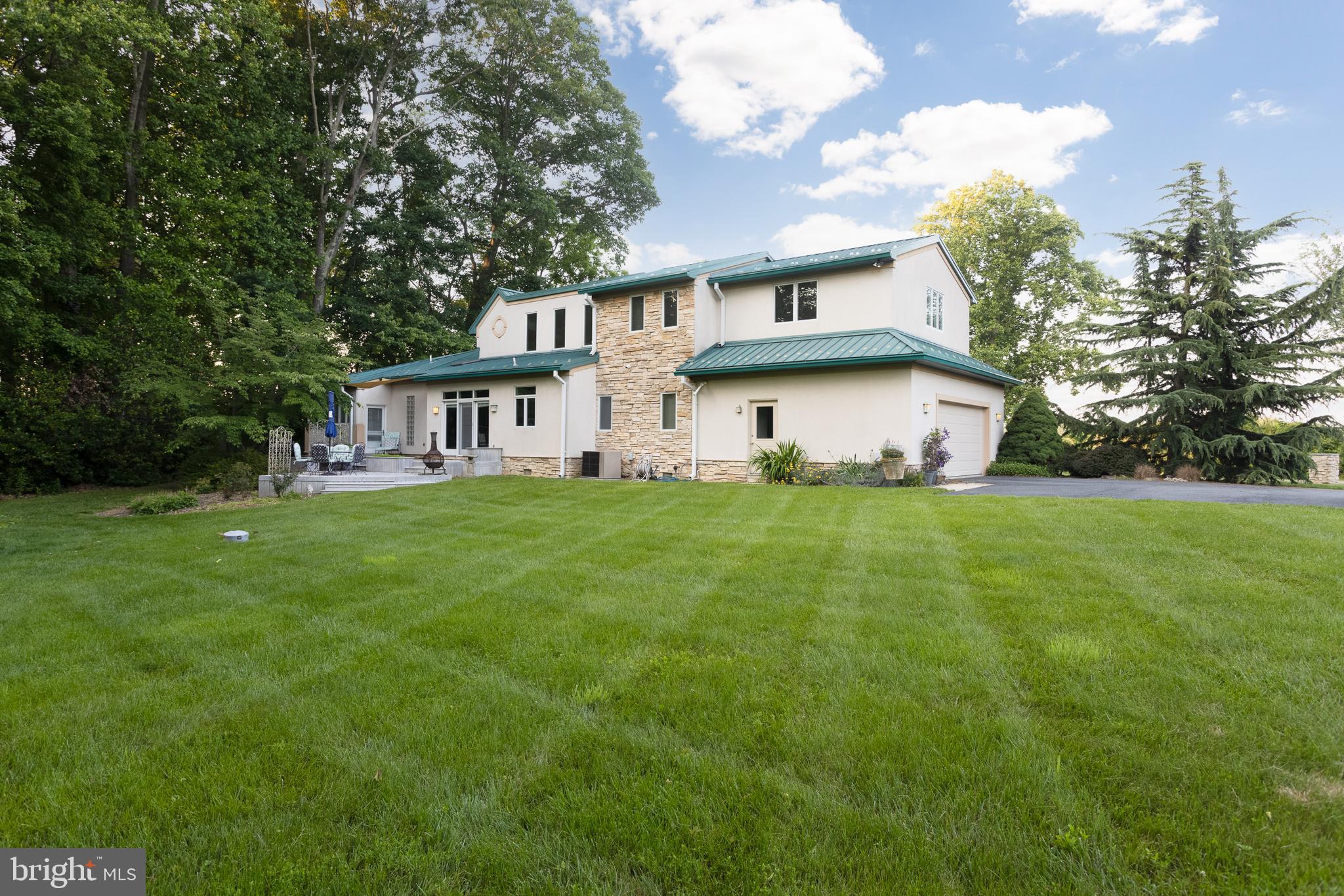 614 LOCKSLEY MANOR DRIVE