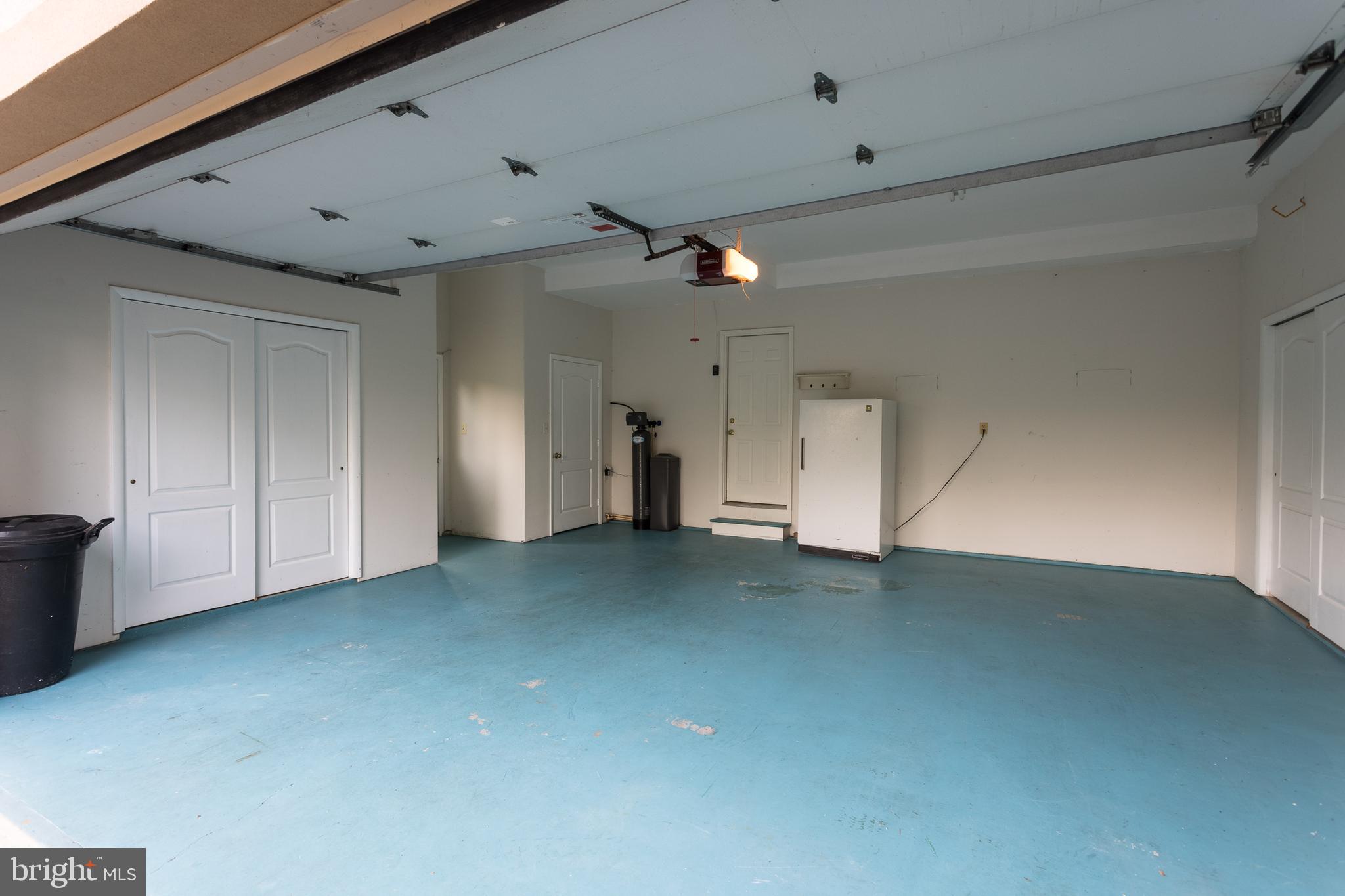 LOCKSLEY MANOR - Residential