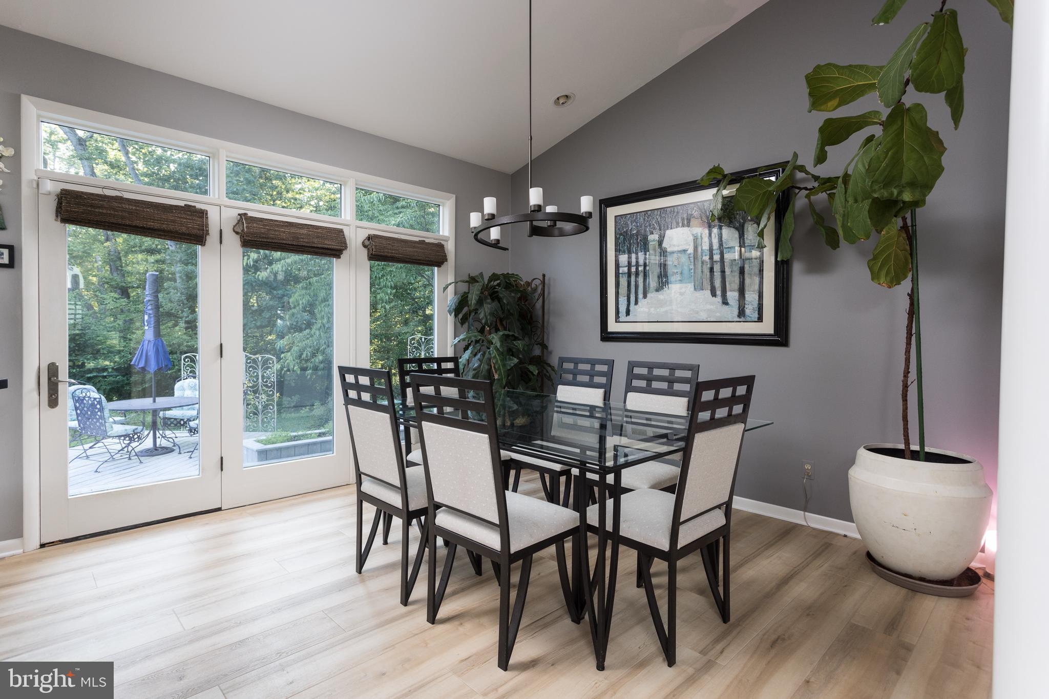 LOCKSLEY MANOR - Residential