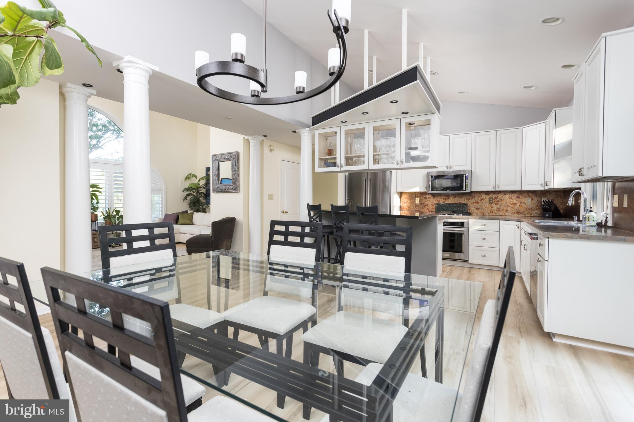 LOCKSLEY MANOR - Residential