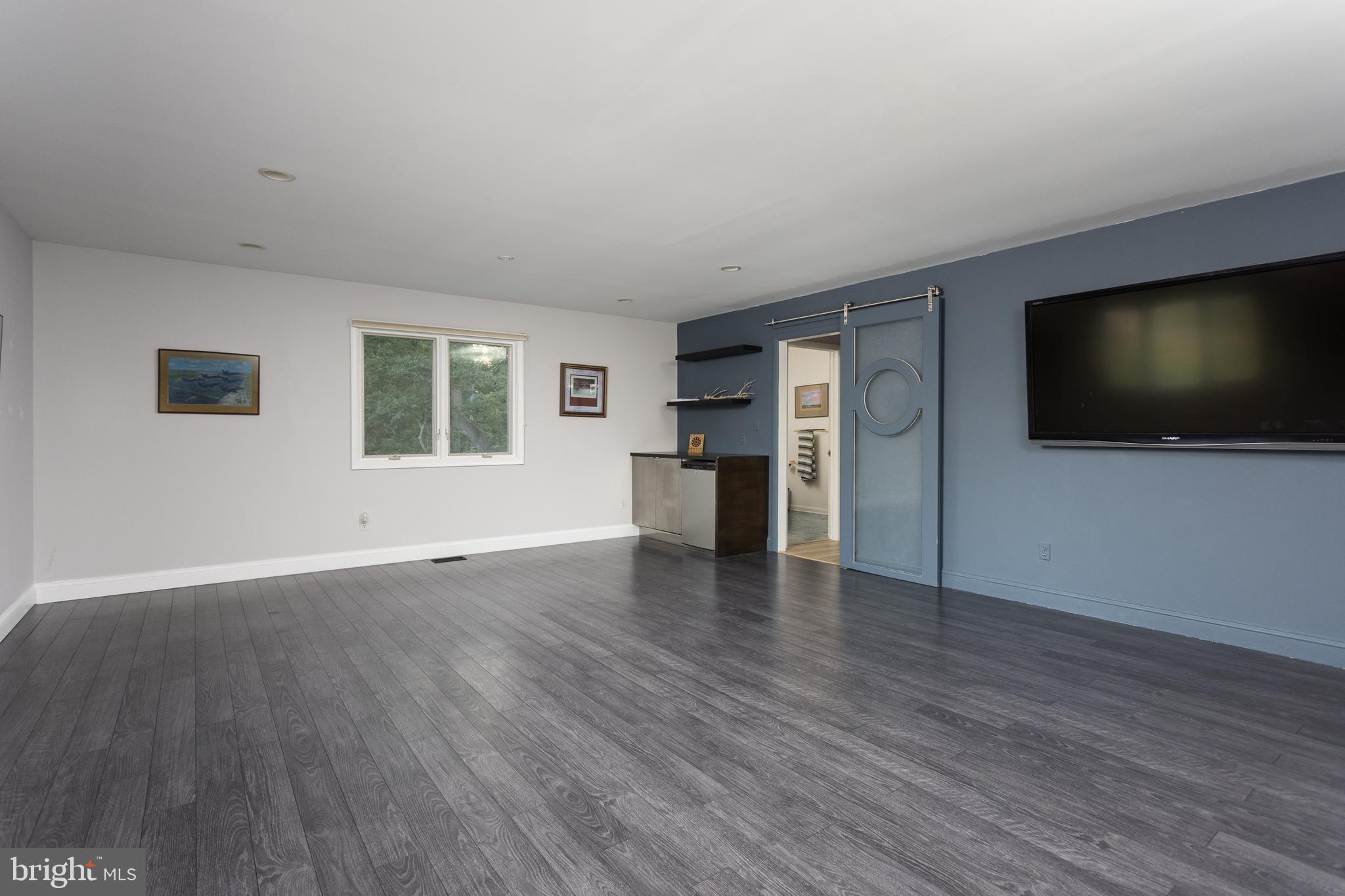 LOCKSLEY MANOR - Residential