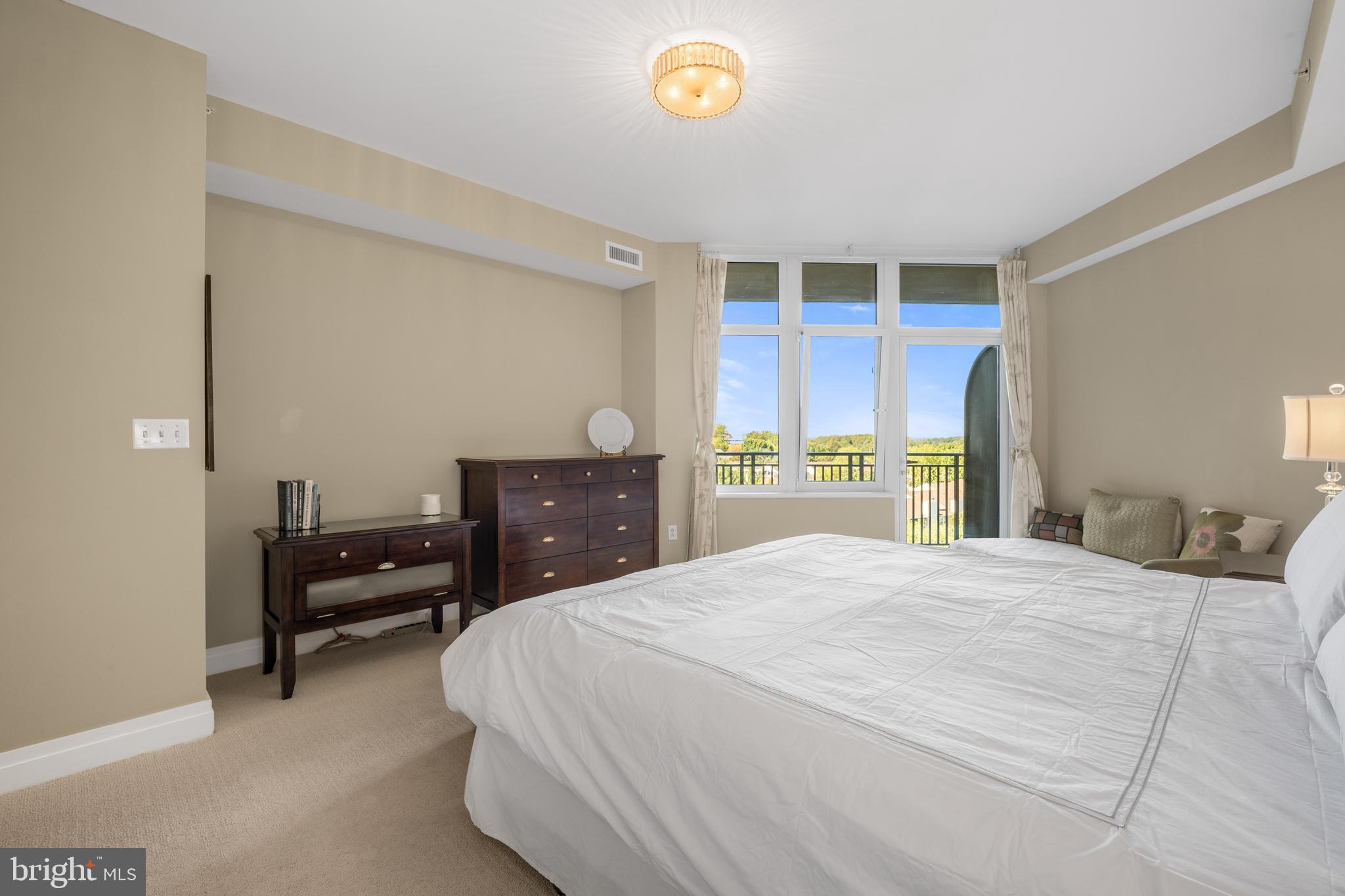 ONE PARK CREST - Residential