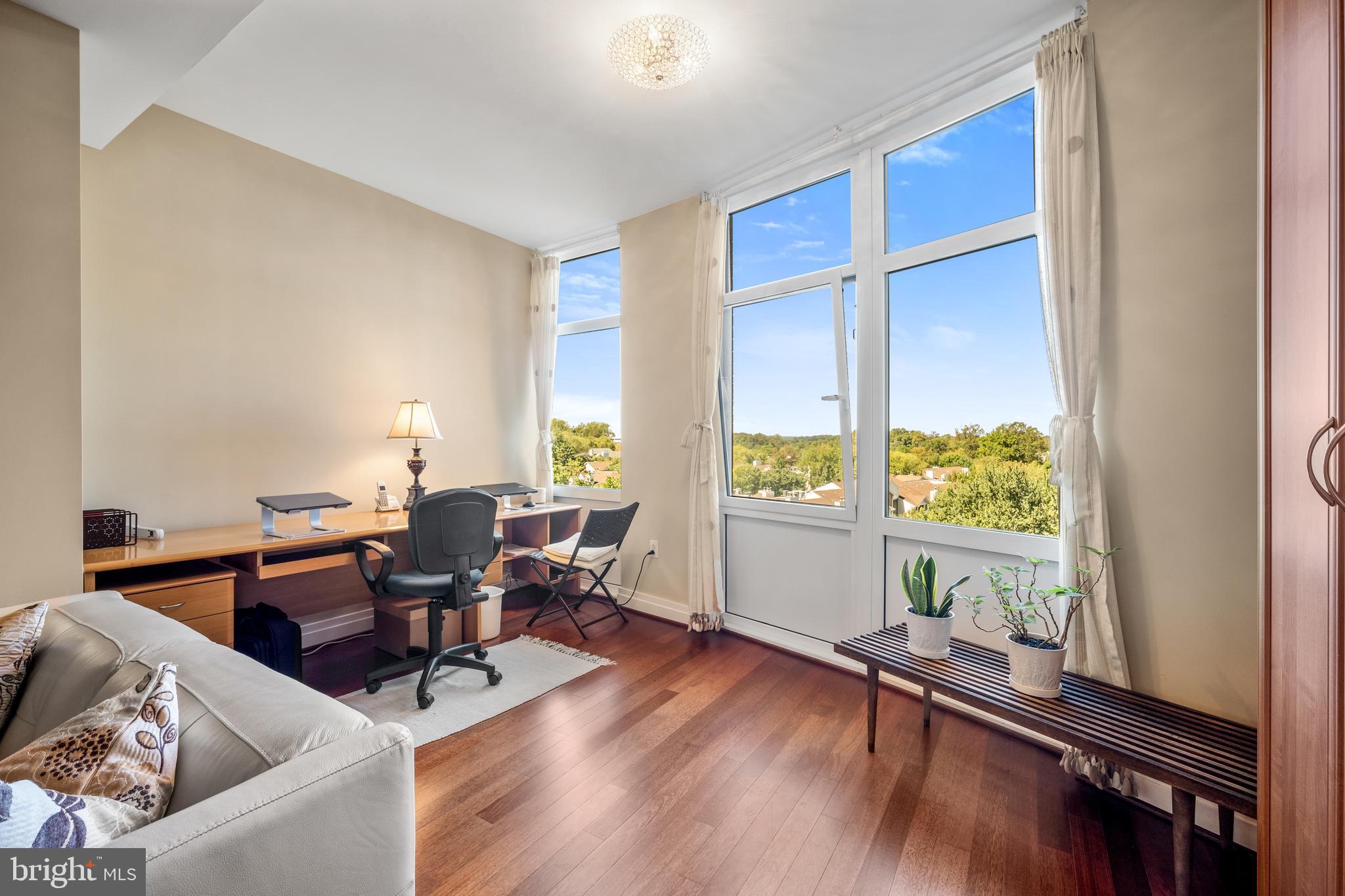 ONE PARK CREST - Residential