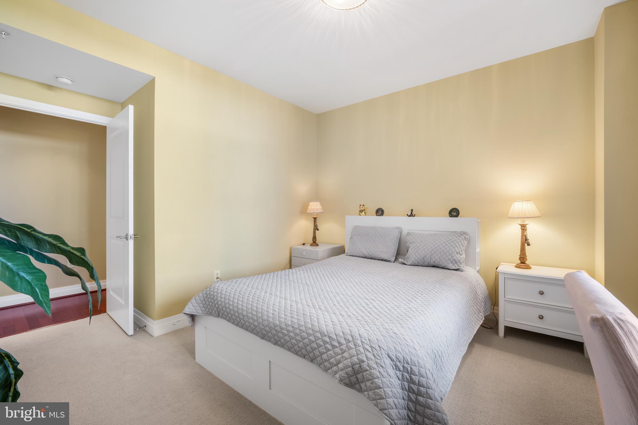 ONE PARK CREST - Residential