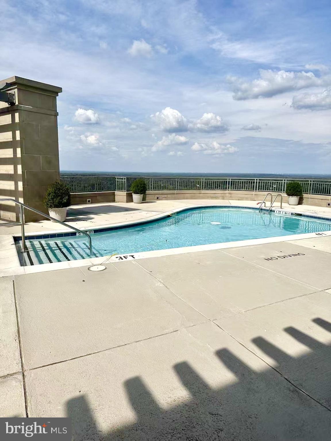 ONE PARK CREST - Residential