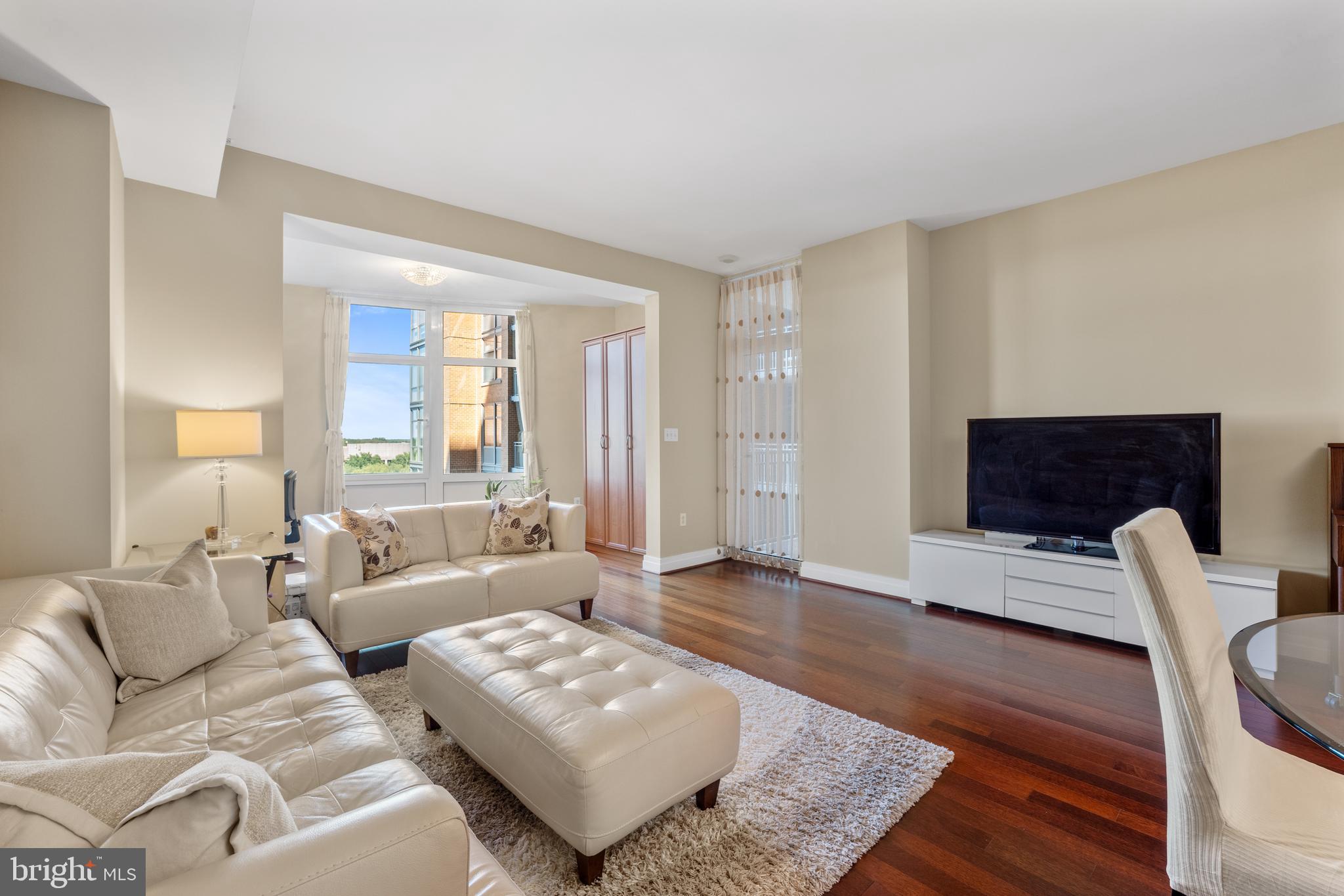 ONE PARK CREST - Residential