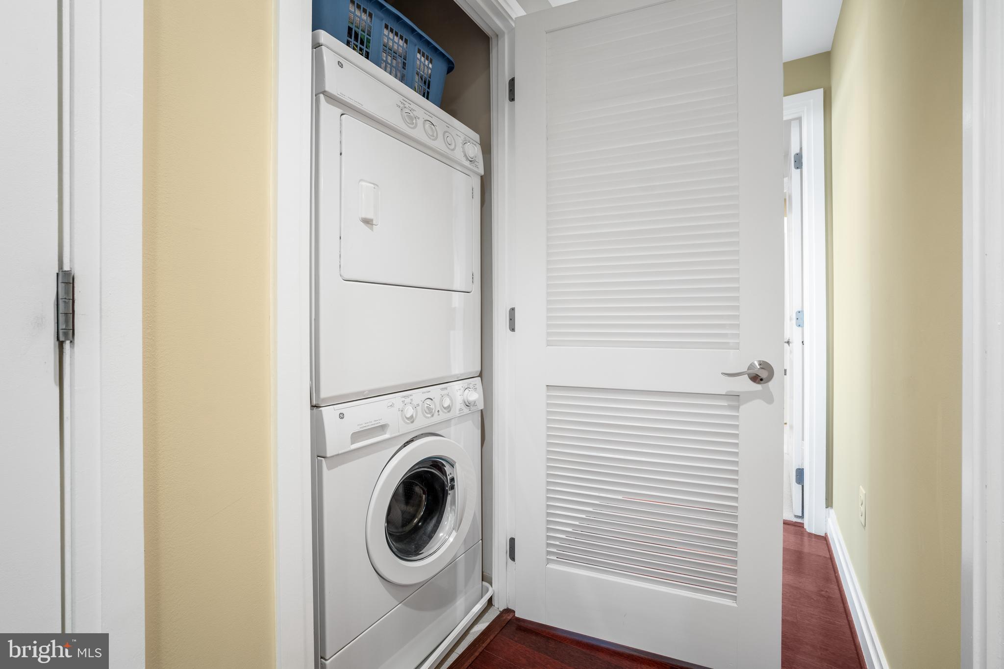 ONE PARK CREST - Residential