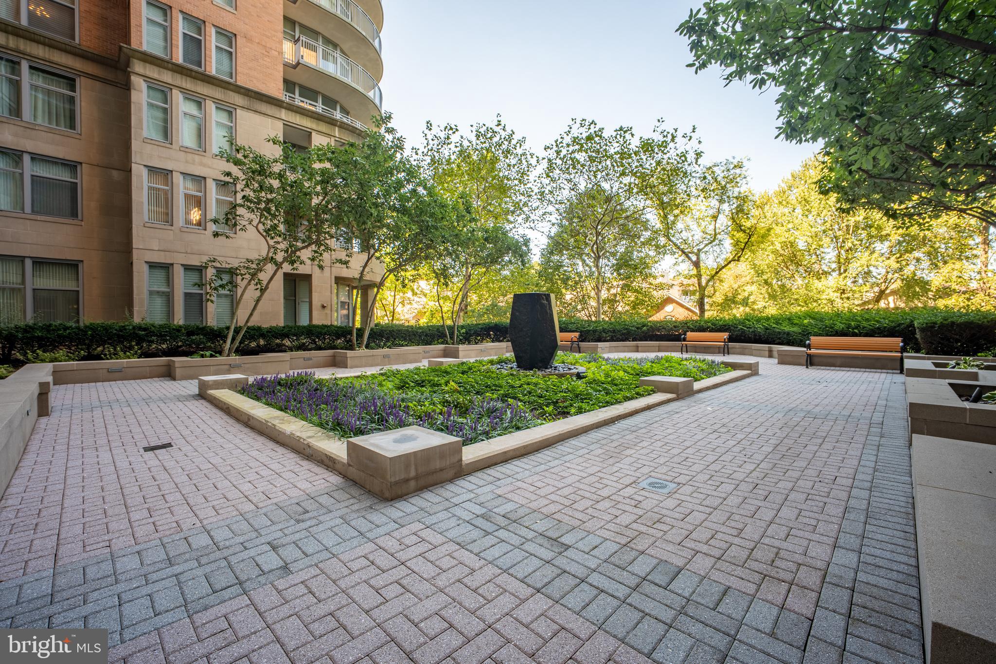 ONE PARK CREST - Residential