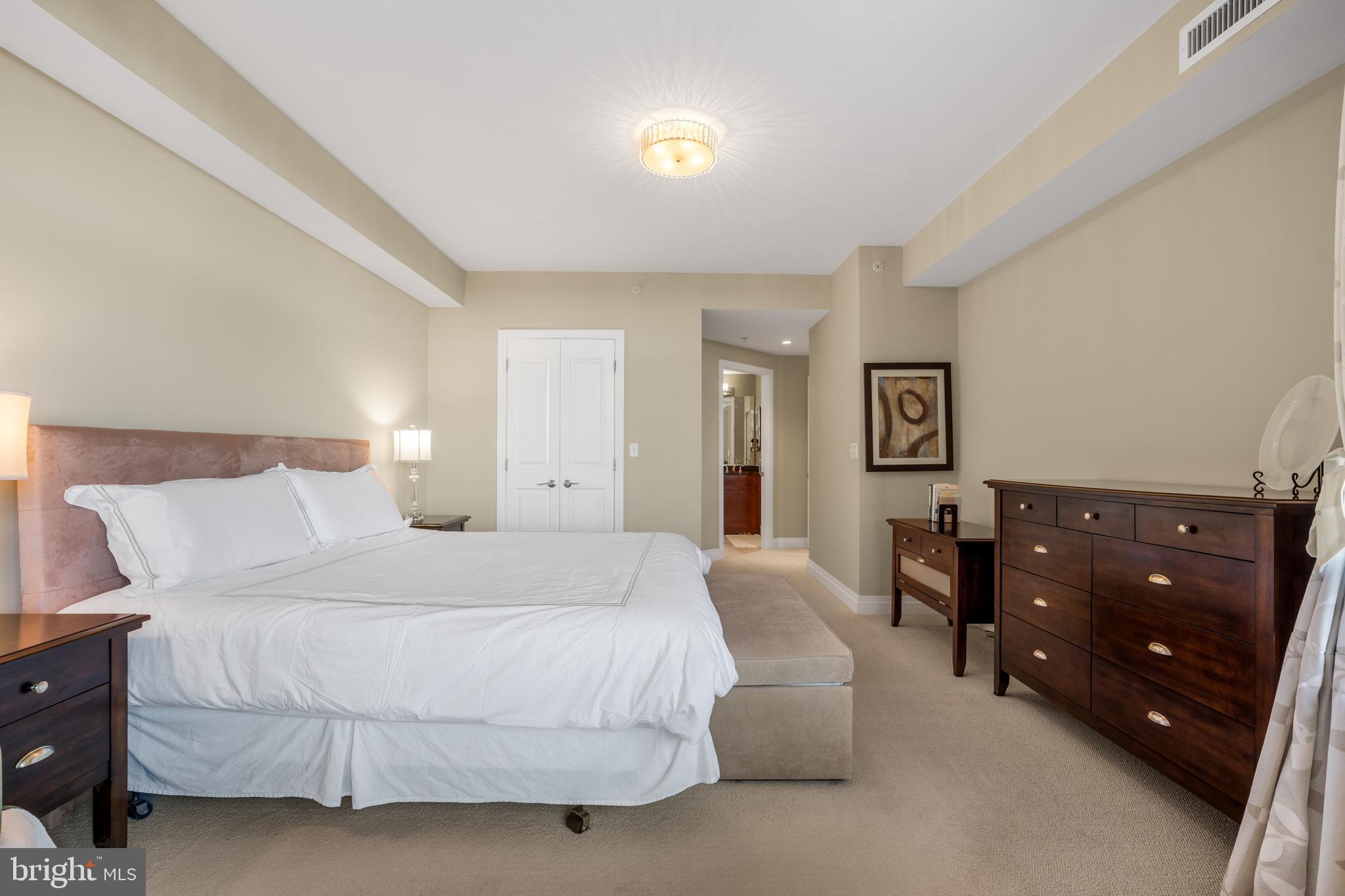 ONE PARK CREST - Residential