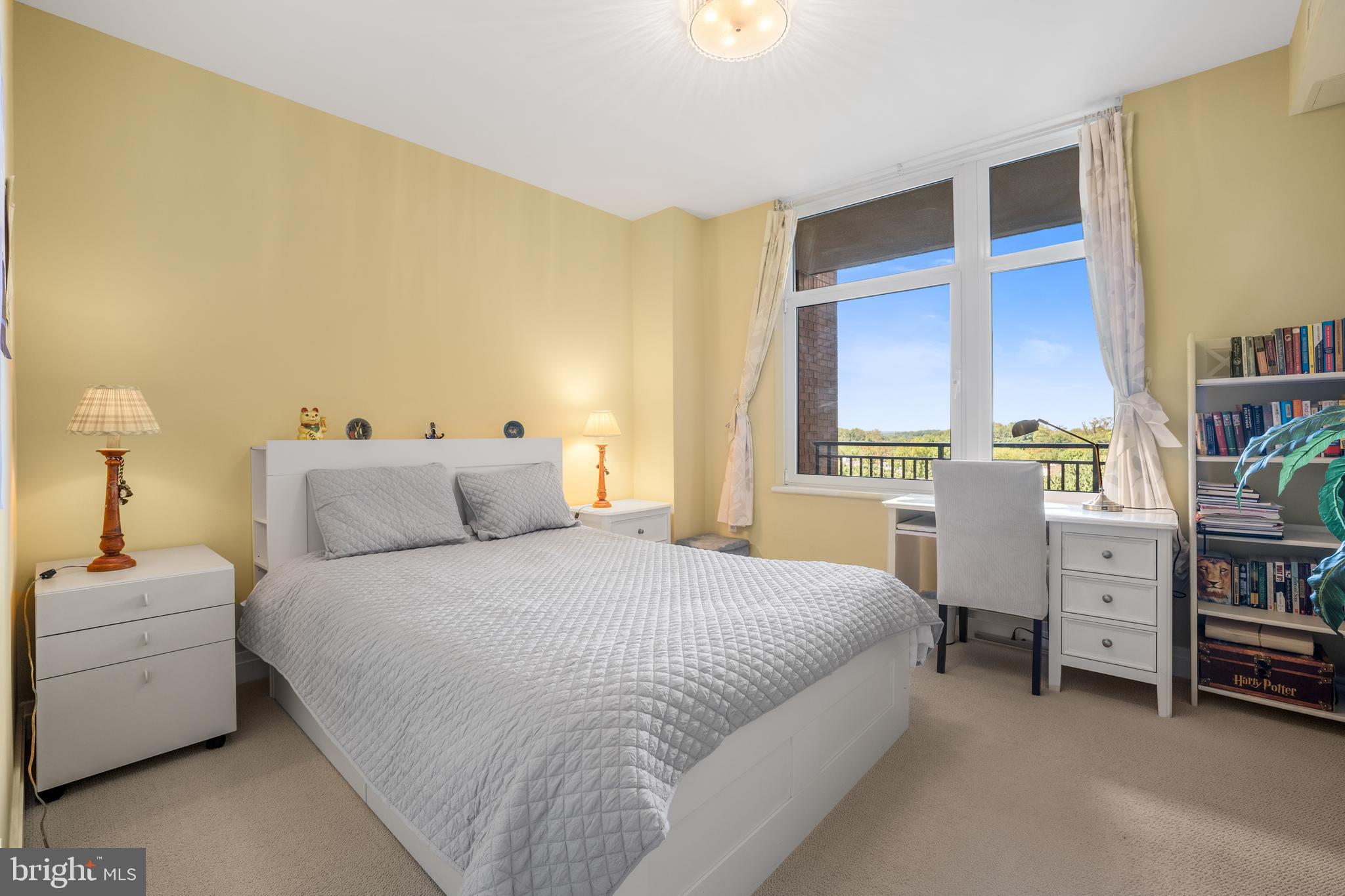 ONE PARK CREST - Residential