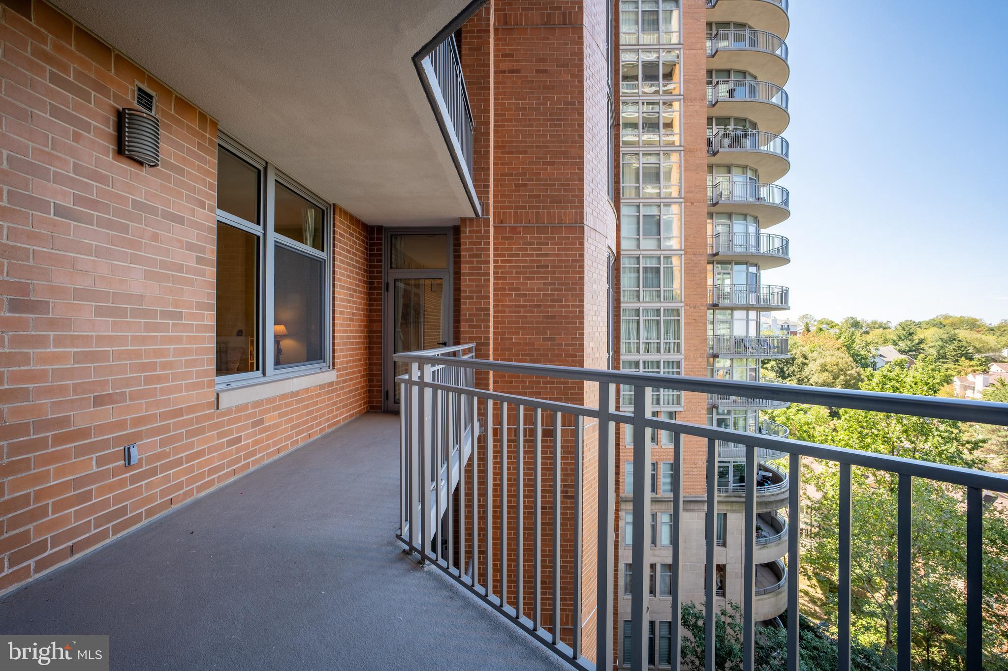 ONE PARK CREST - Residential