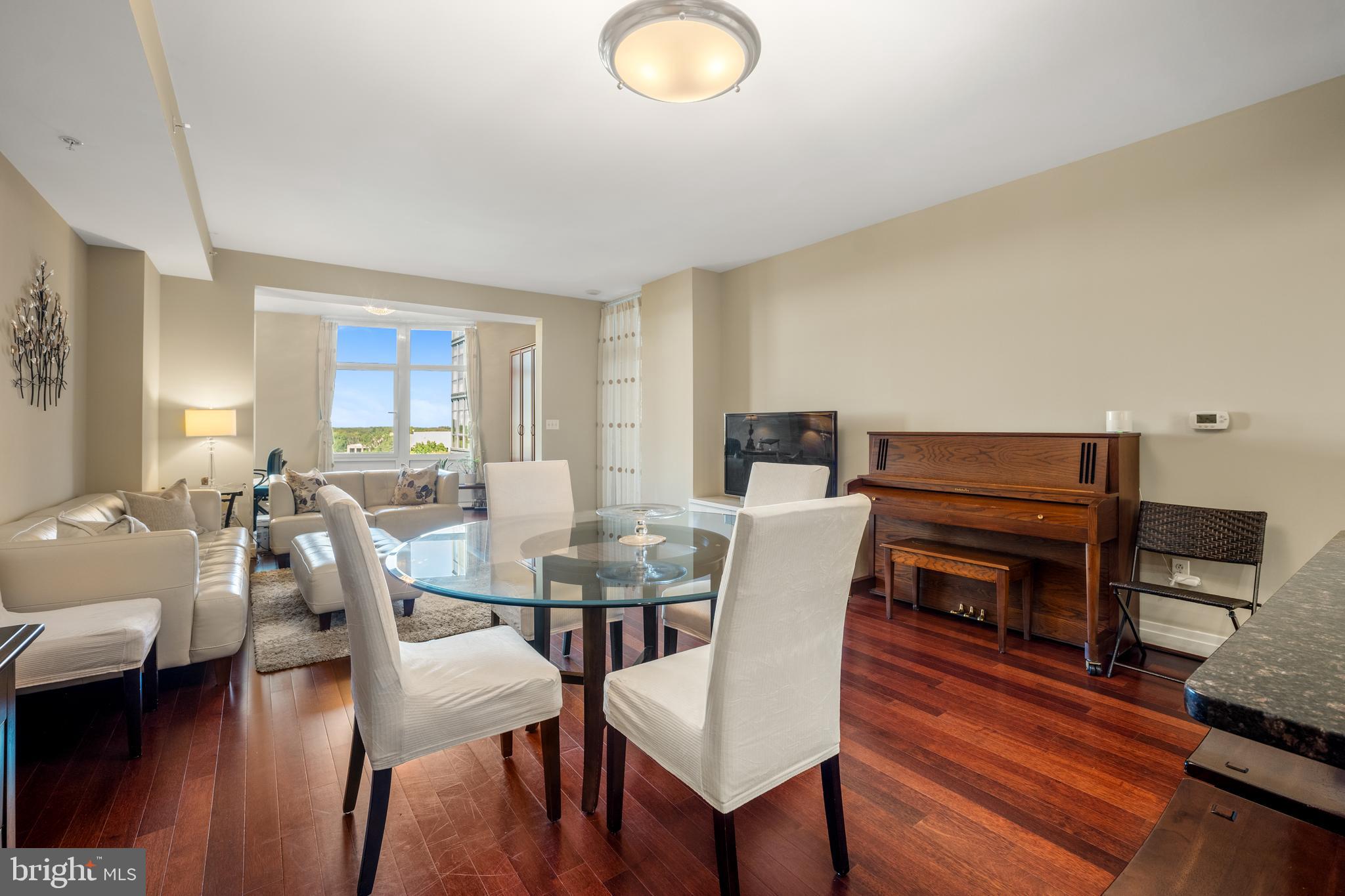 ONE PARK CREST - Residential