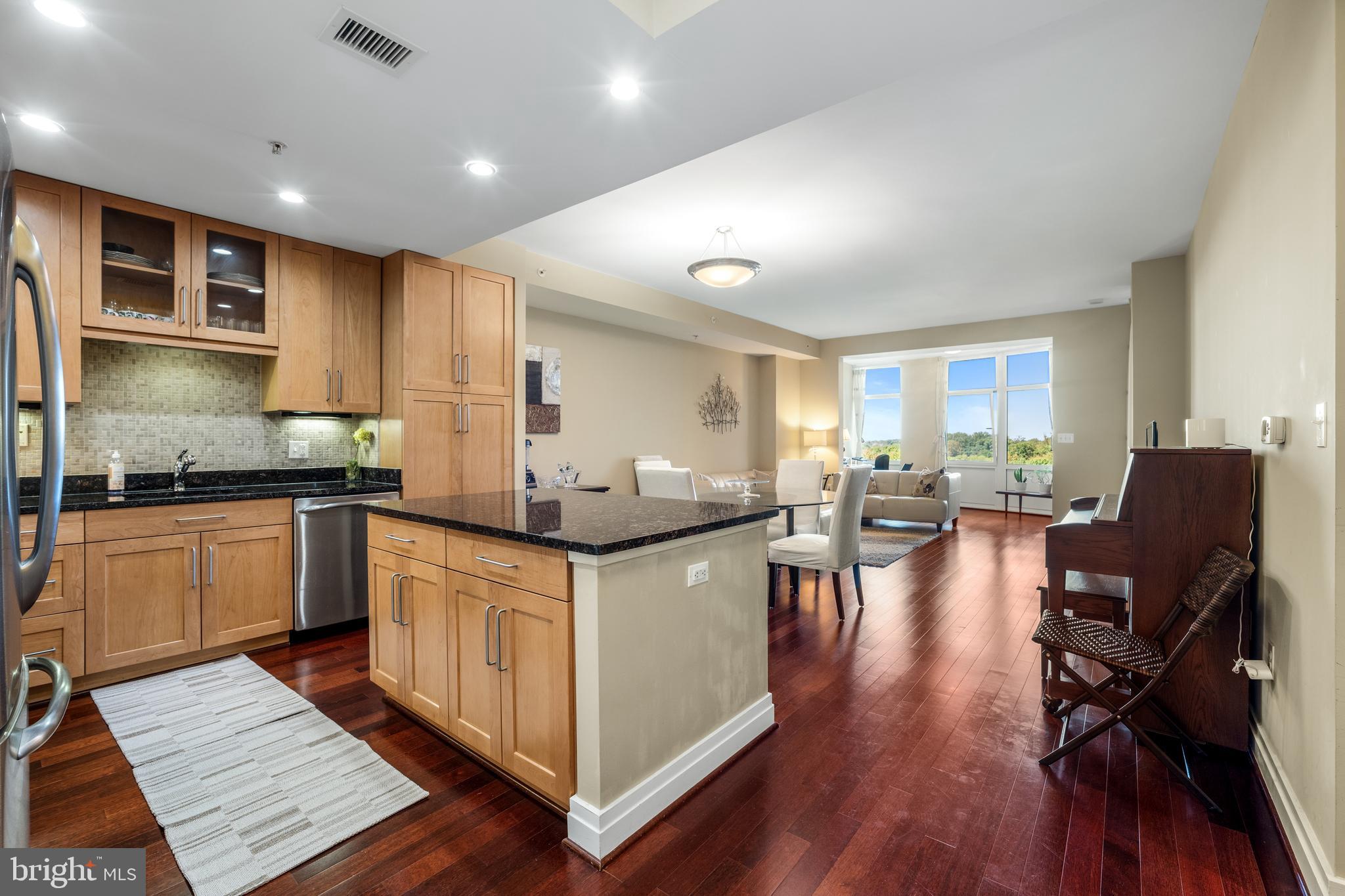 ONE PARK CREST - Residential