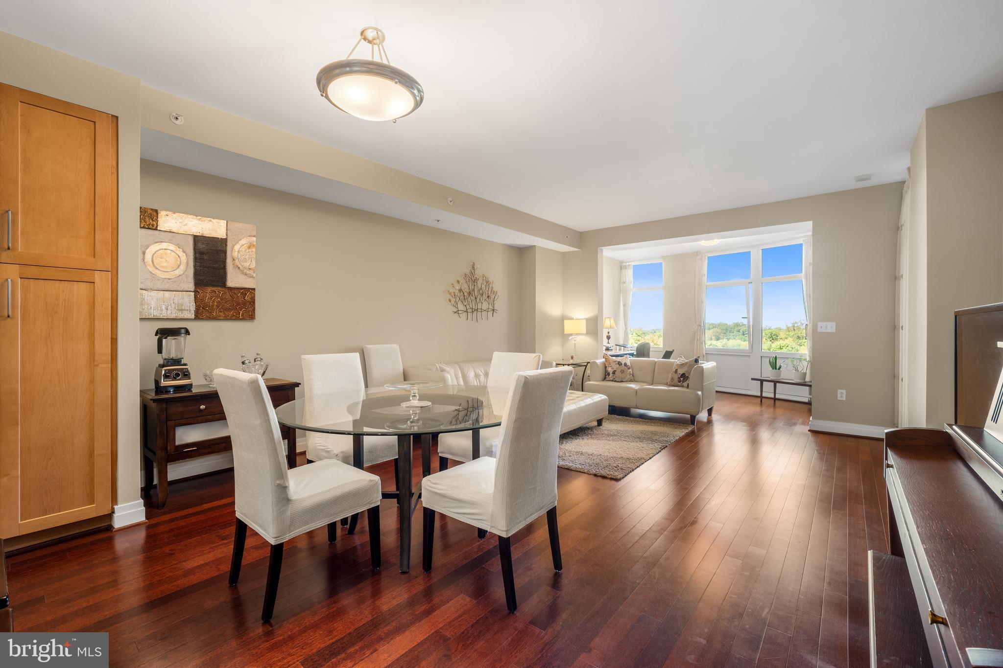 ONE PARK CREST - Residential