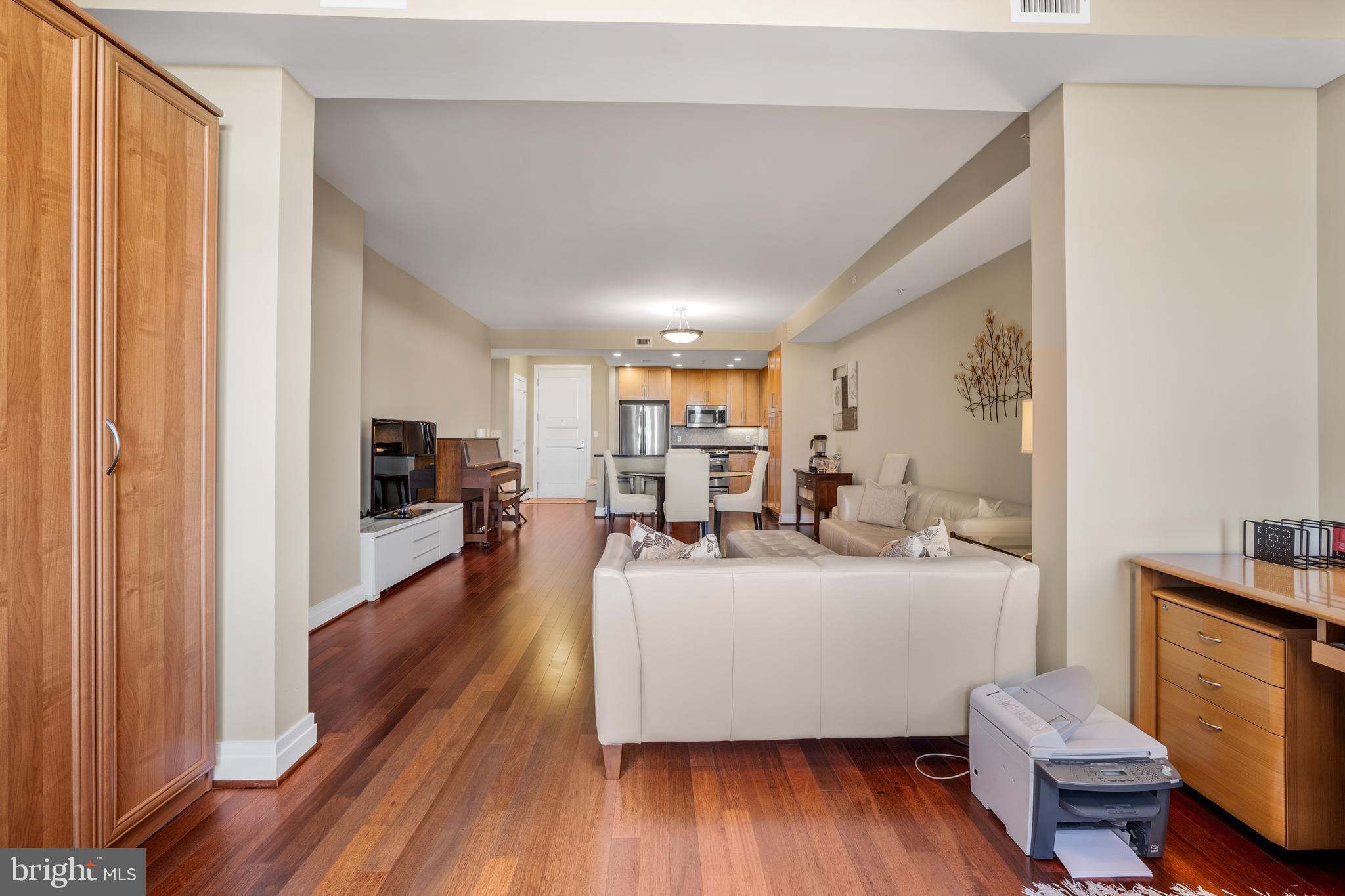 ONE PARK CREST - Residential