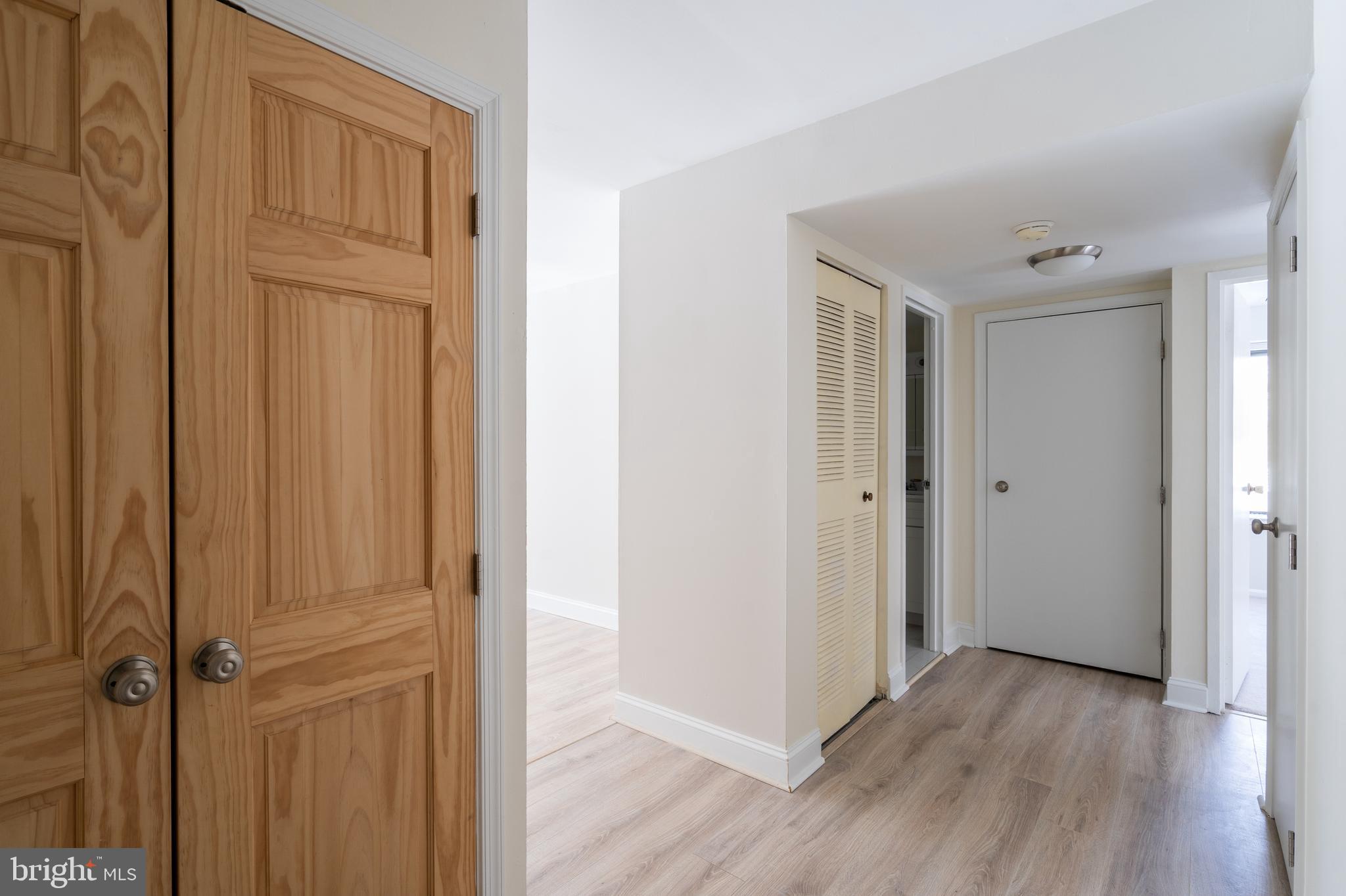 9713 KINGS CROWN COURT 102