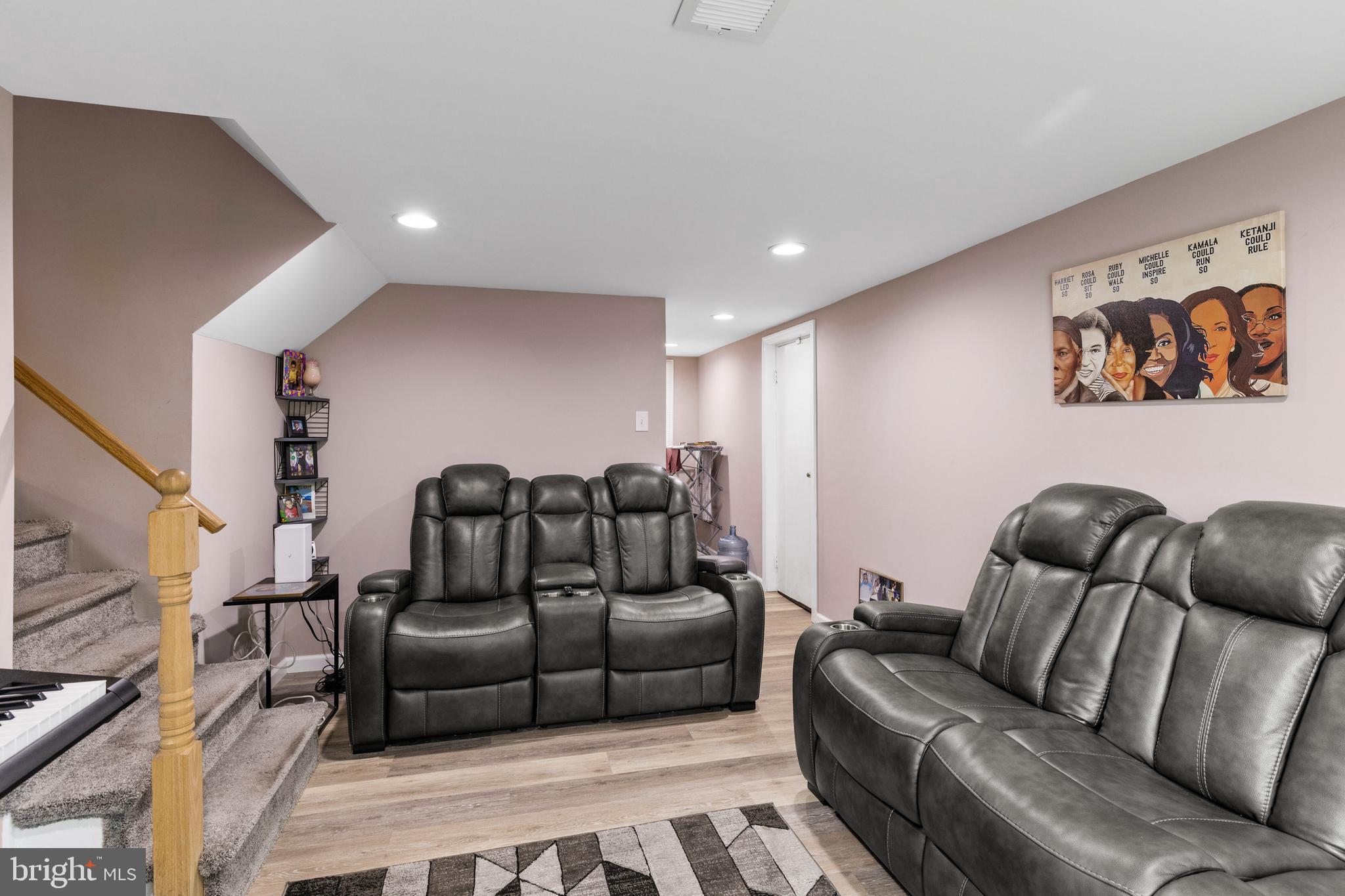 ABINGTON WOODS - Residential