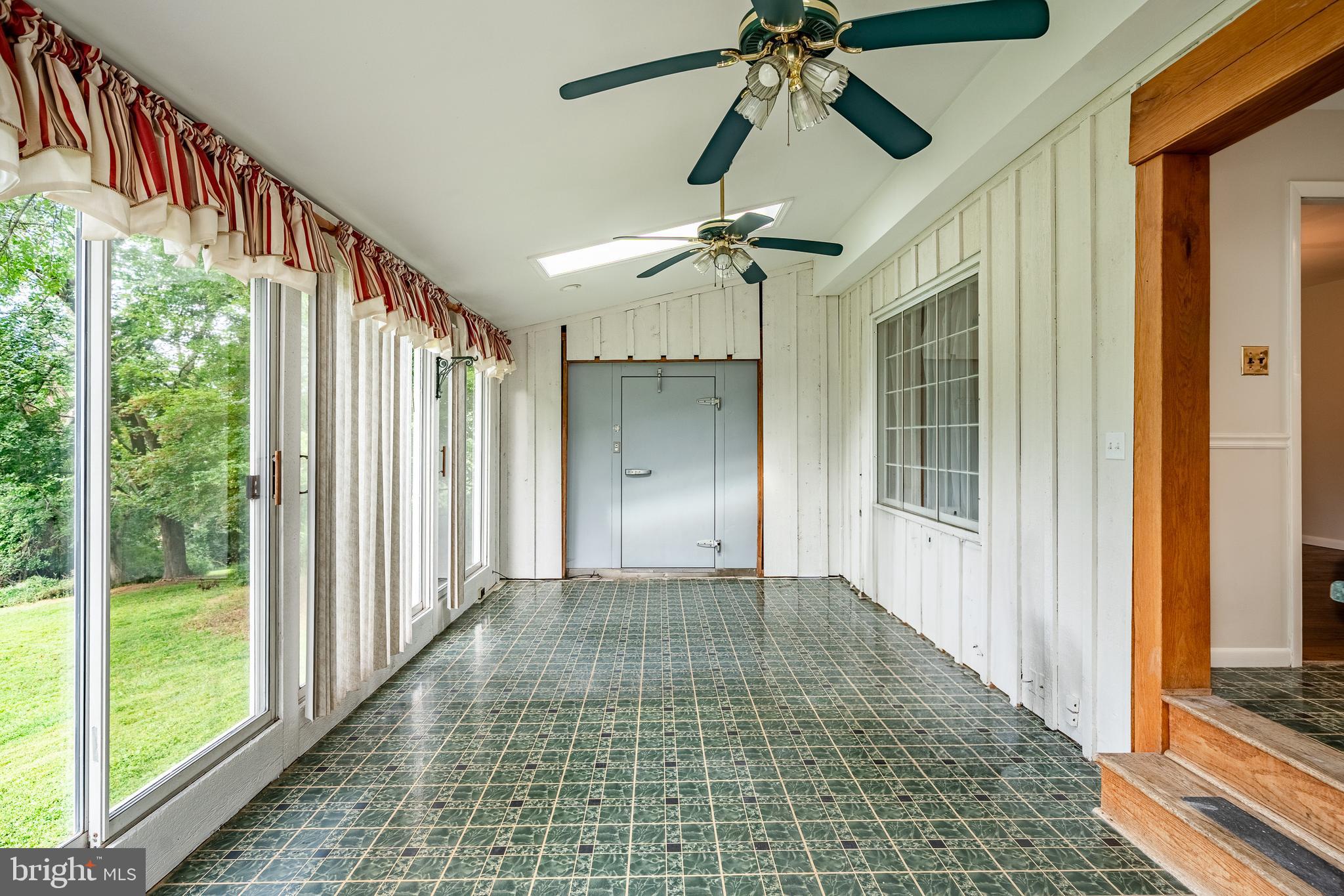 FOX VALLEY - Residential