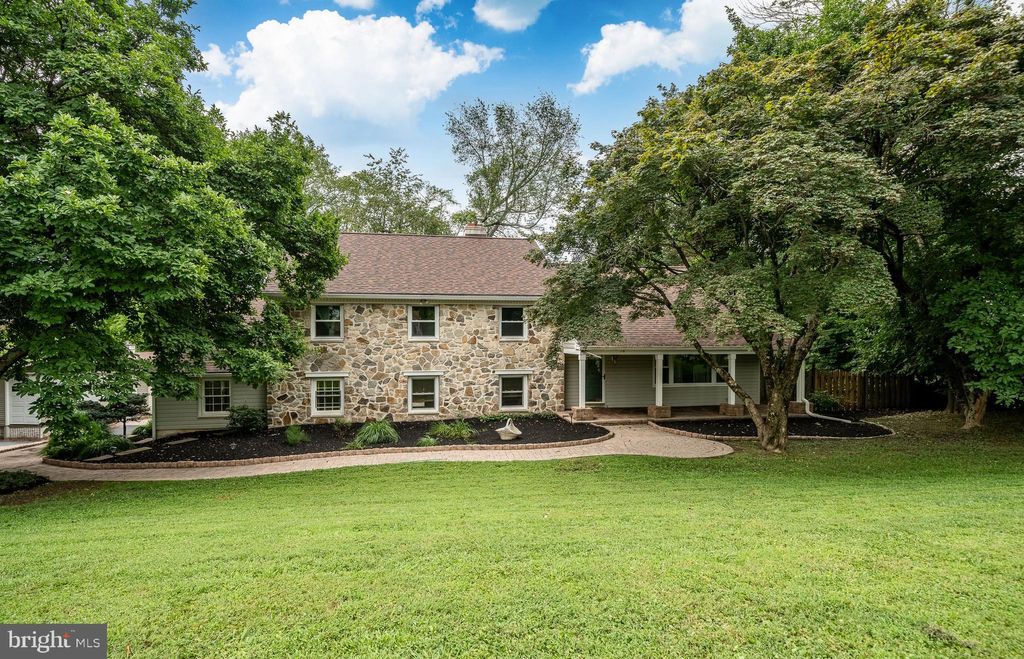 Photo of 76 Dogwood Lane, GLEN MILLS, PA 19342 (MLS # PADE2096194)