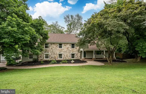 76 Dogwood Lane, Glen Mills, PA MLS: PADE2096194