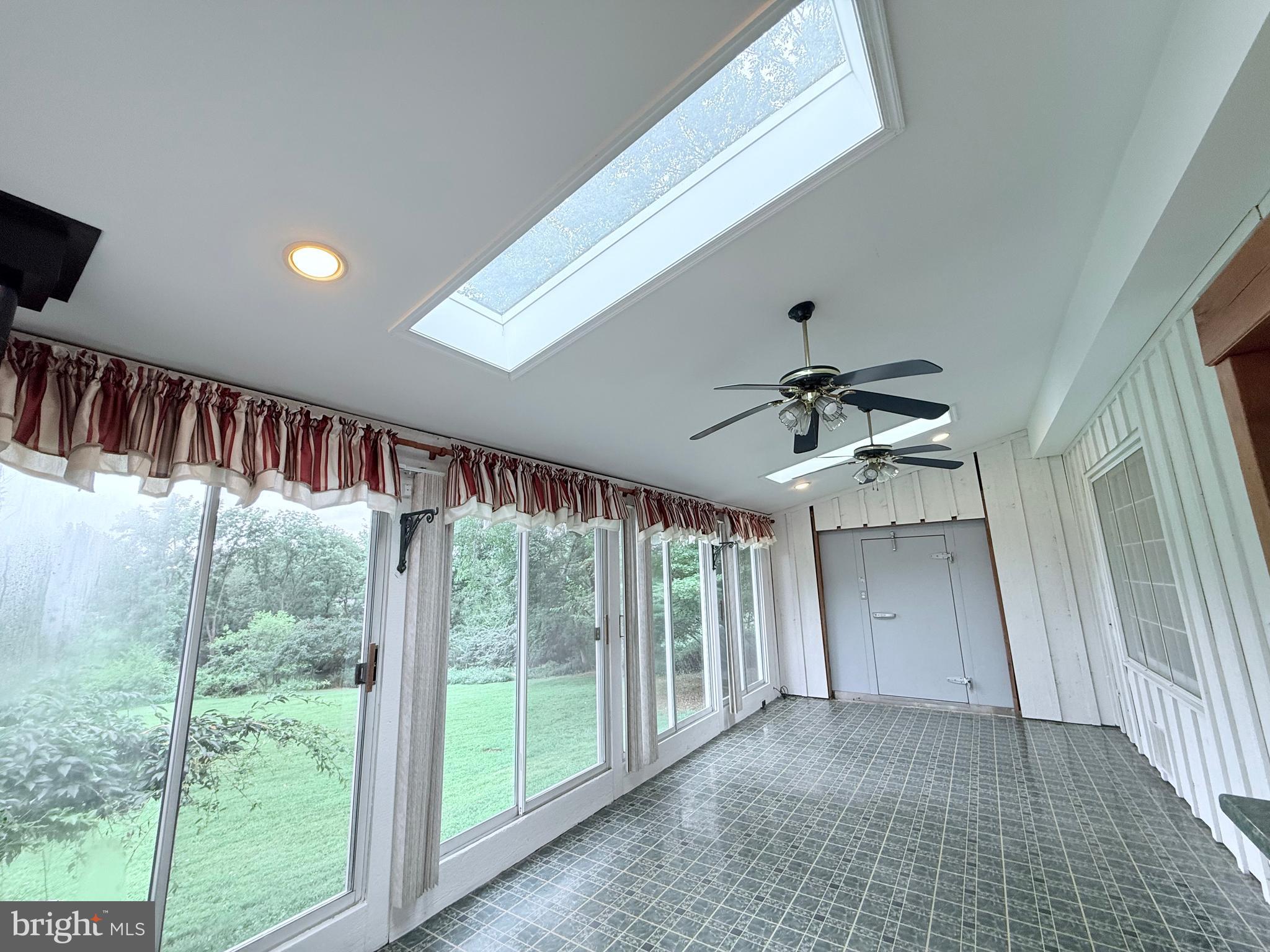 FOX VALLEY - Residential