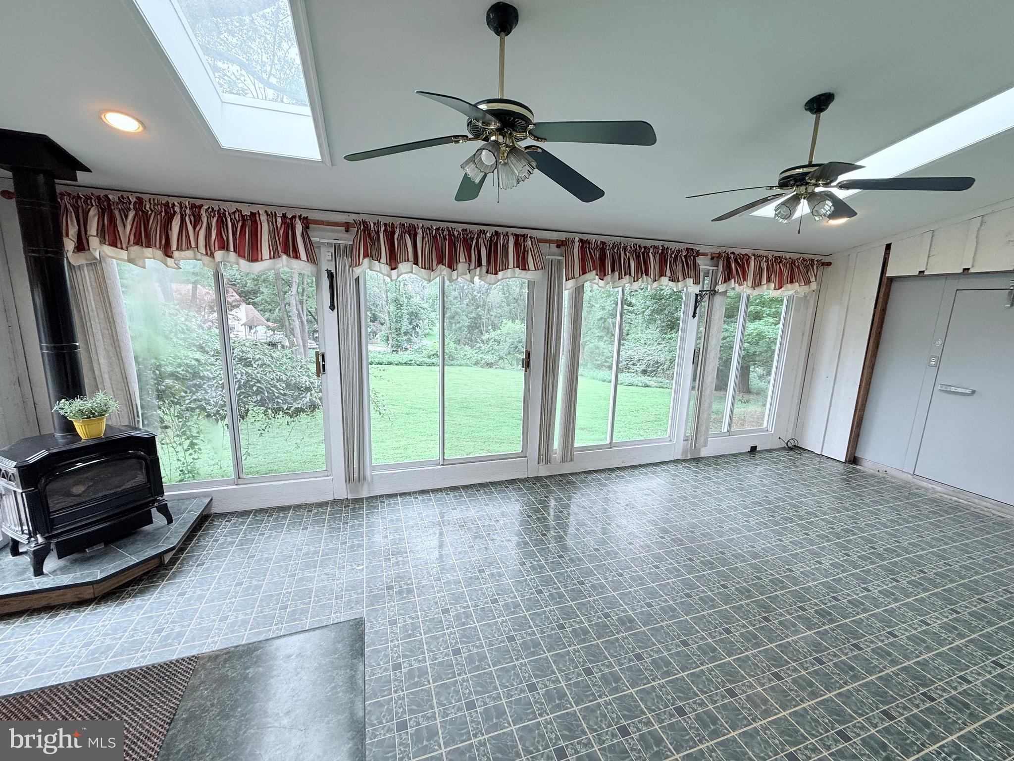 FOX VALLEY - Residential