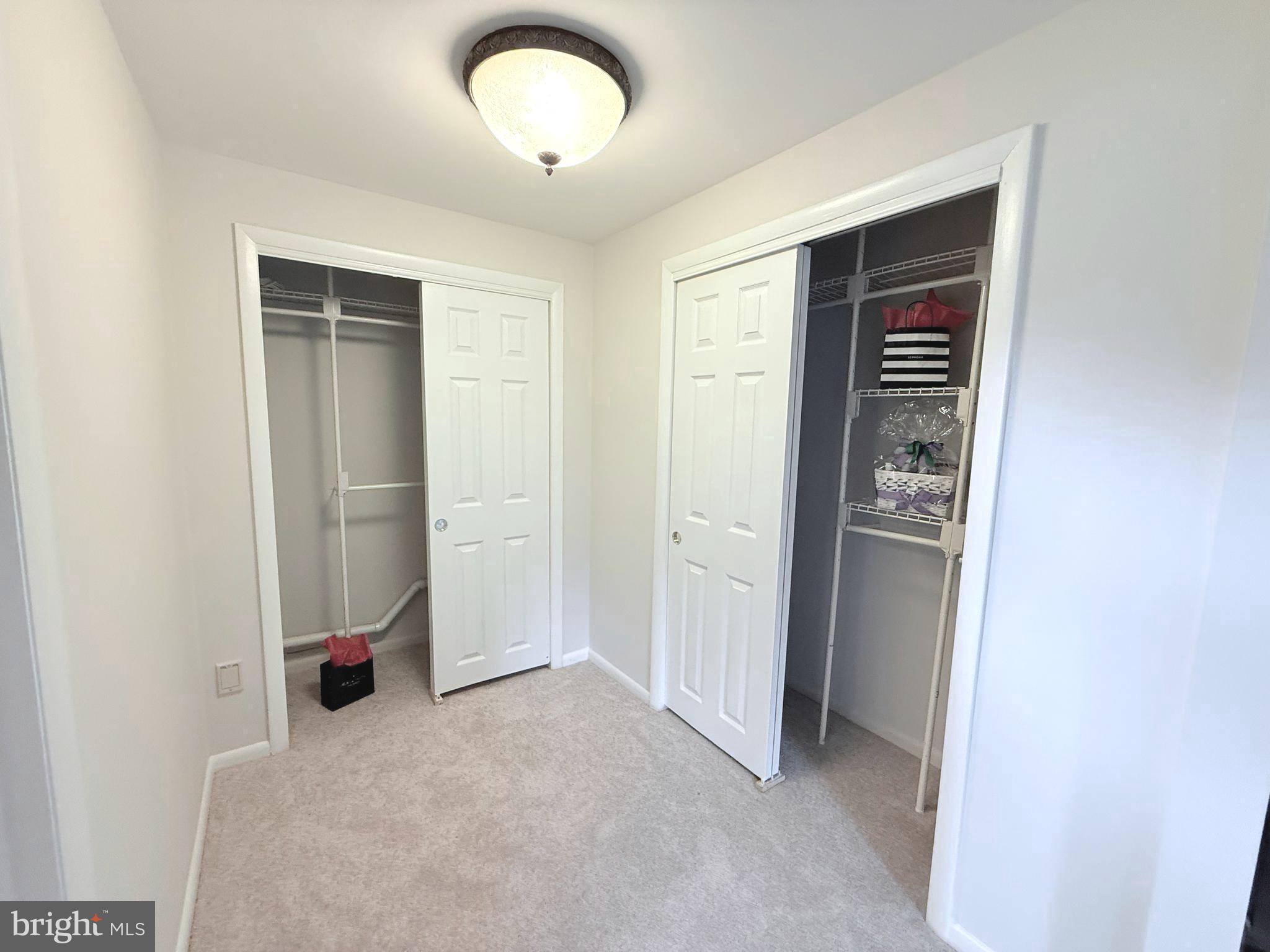 FOX VALLEY - Residential