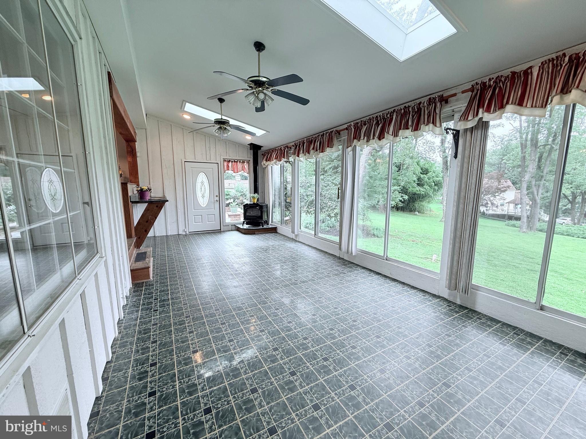 FOX VALLEY - Residential