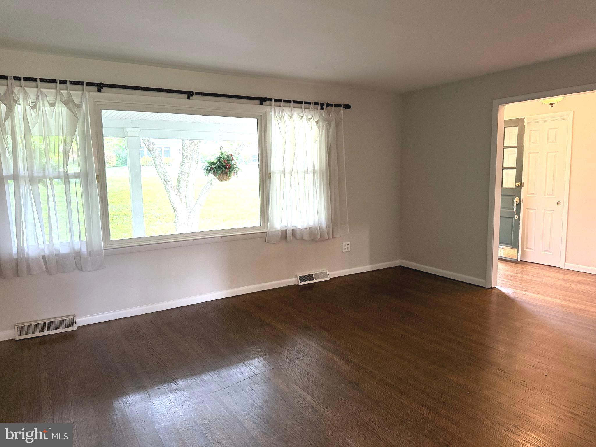 FOX VALLEY - Residential