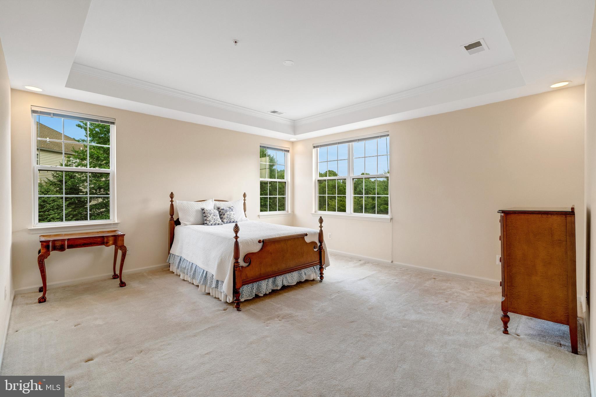 VICTORIA GARDENS - Residential