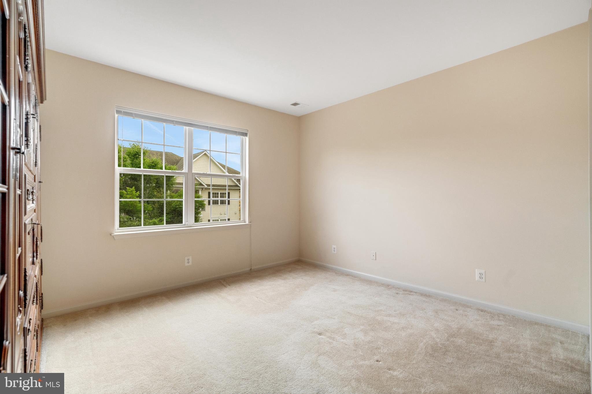 VICTORIA GARDENS - Residential