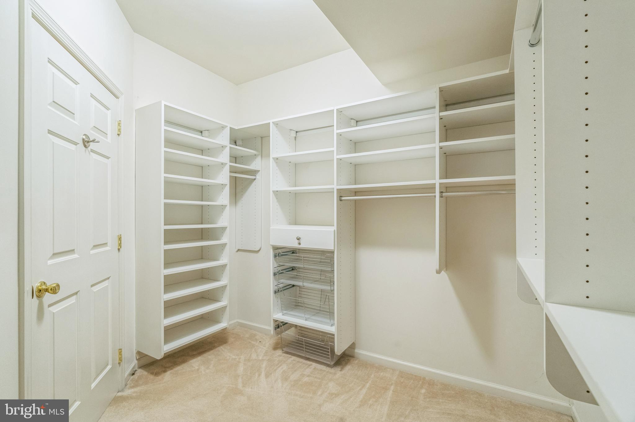 VICTORIA GARDENS - Residential