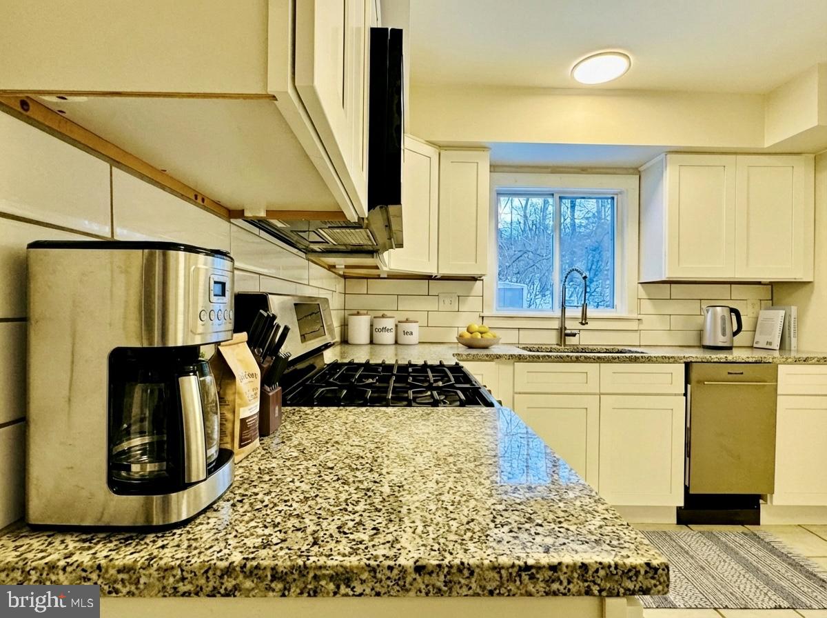 SUMMIT CHASE - Residential