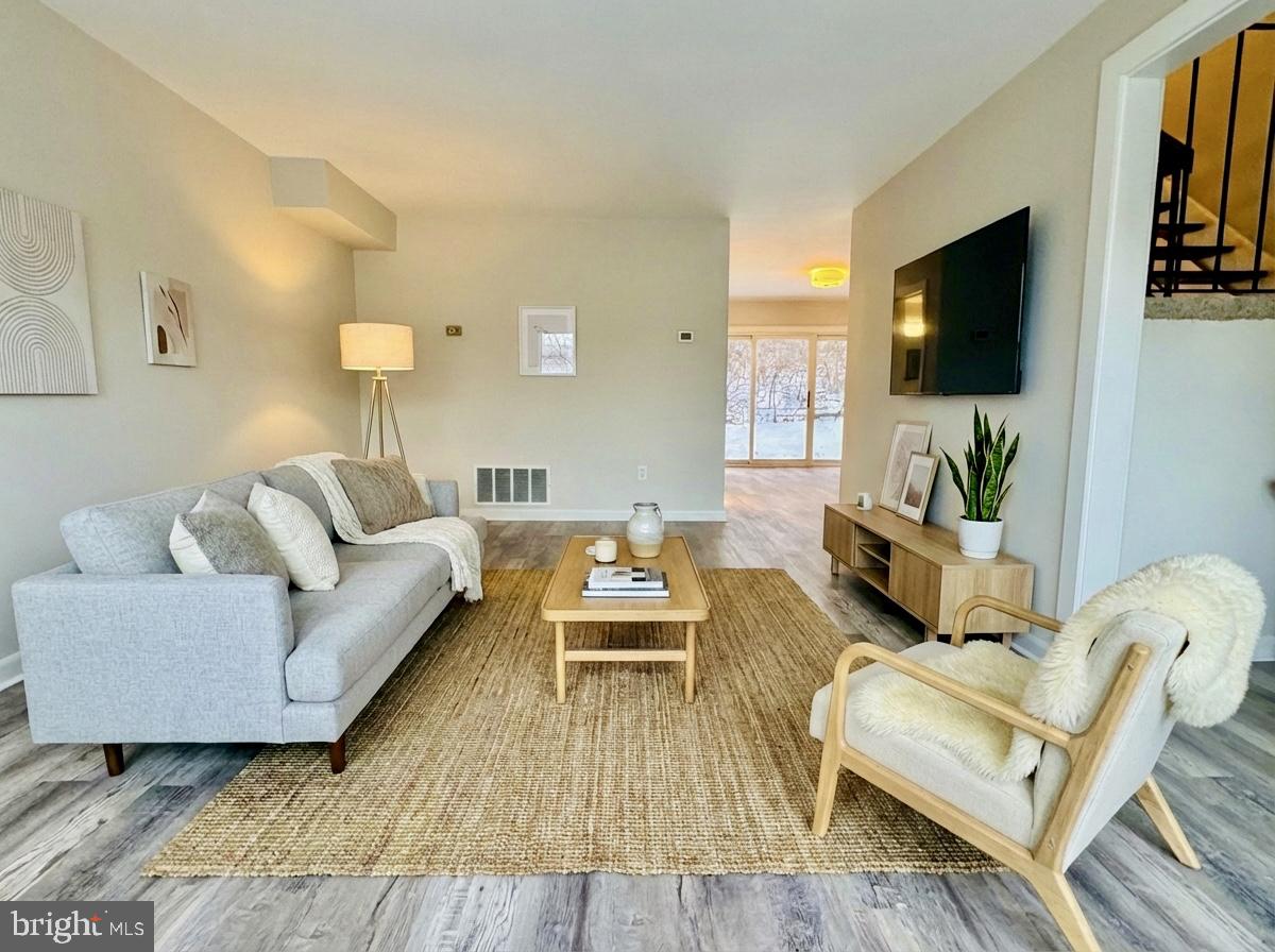 SUMMIT CHASE - Residential